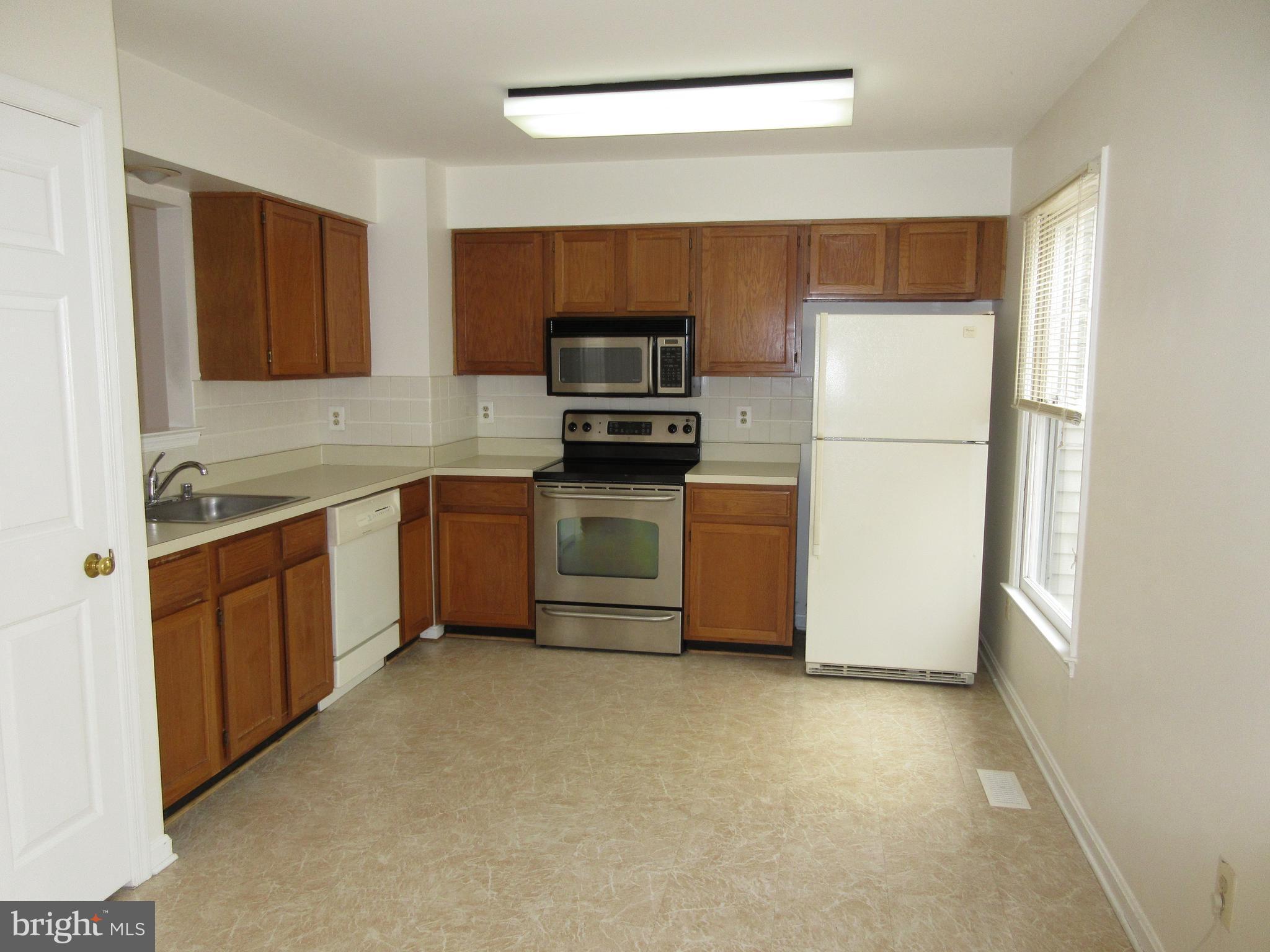 LANDSDOWNE - Residential Lease