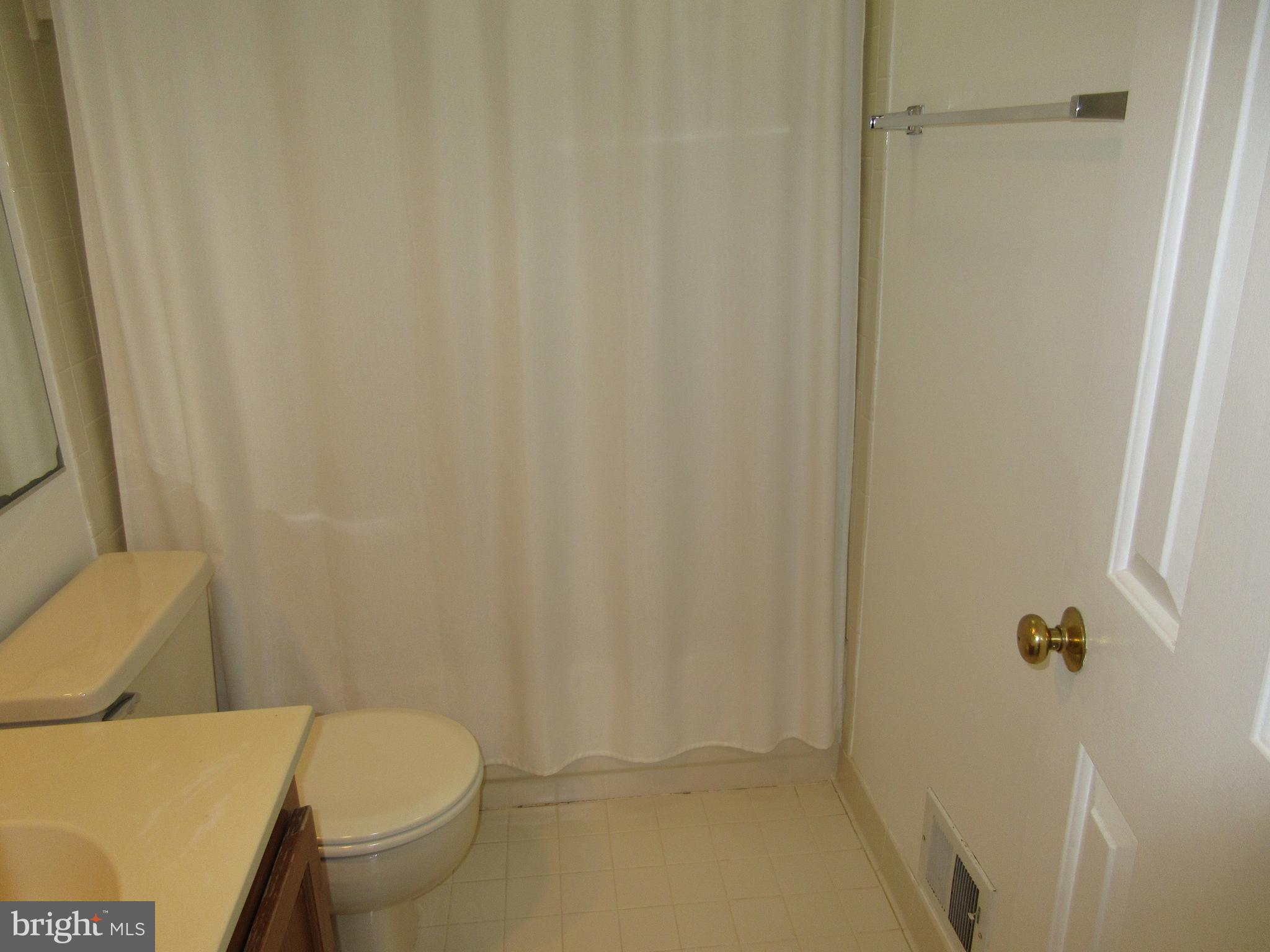 LANDSDOWNE - Residential Lease