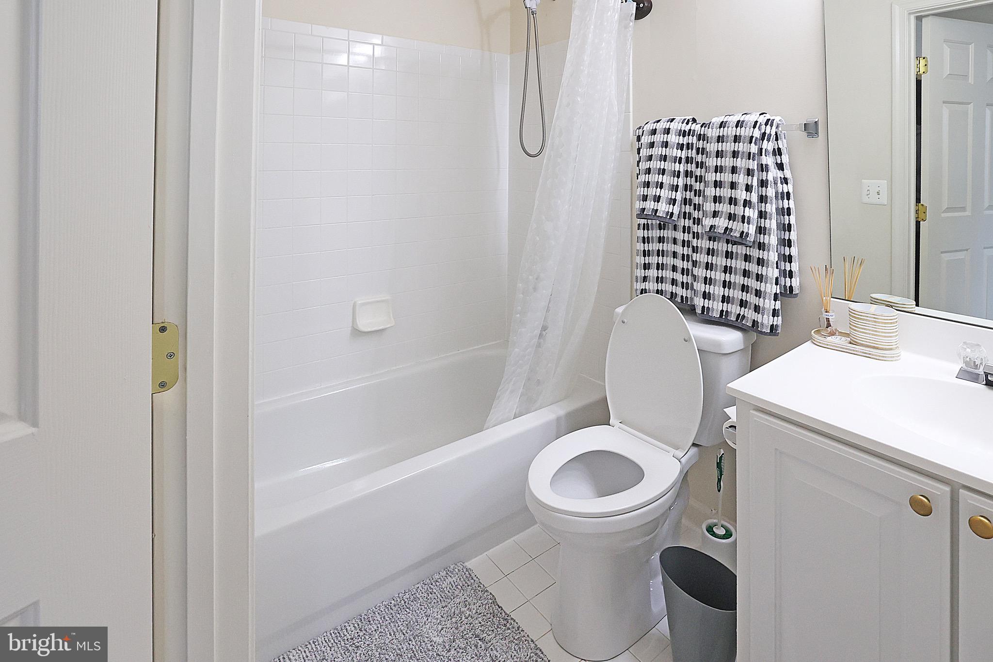 MADISON LANE - Residential Lease