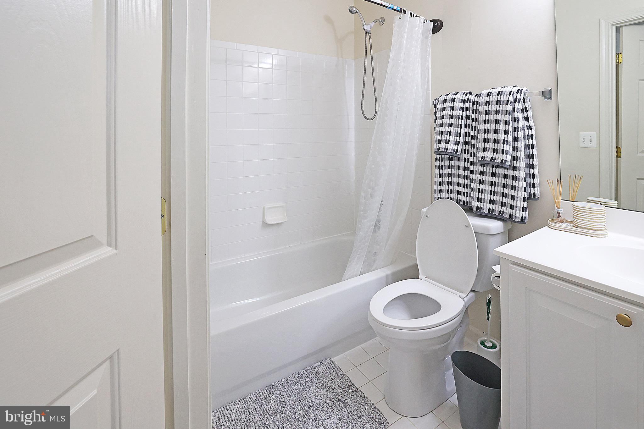 MADISON LANE - Residential Lease