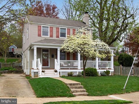 Photo of 942 N Longfellow Street, ARLINGTON, VA 22205 (MLS # VAAR2071822)