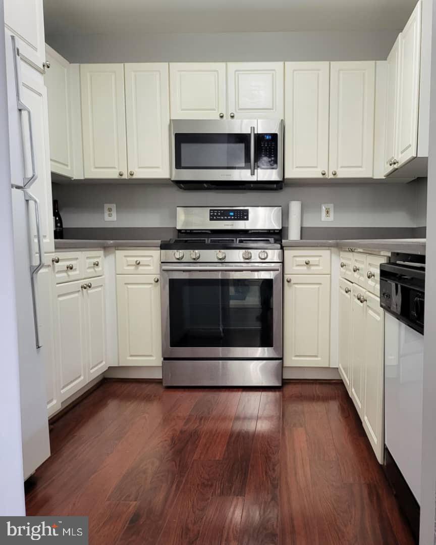 SAVOY PARK CONDOMINIUMS - Residential Lease