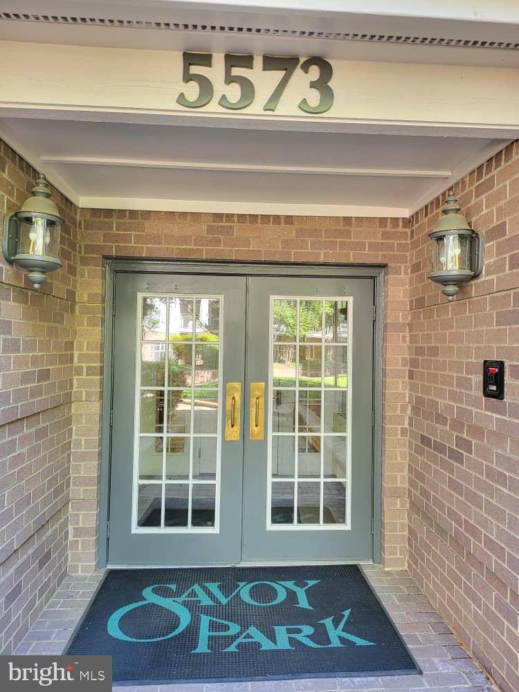 SAVOY PARK CONDOMINIUMS - Residential Lease