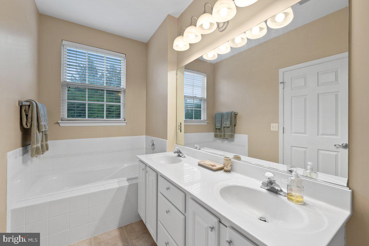 COURTS AT WESCOTT RIDGE - Residential