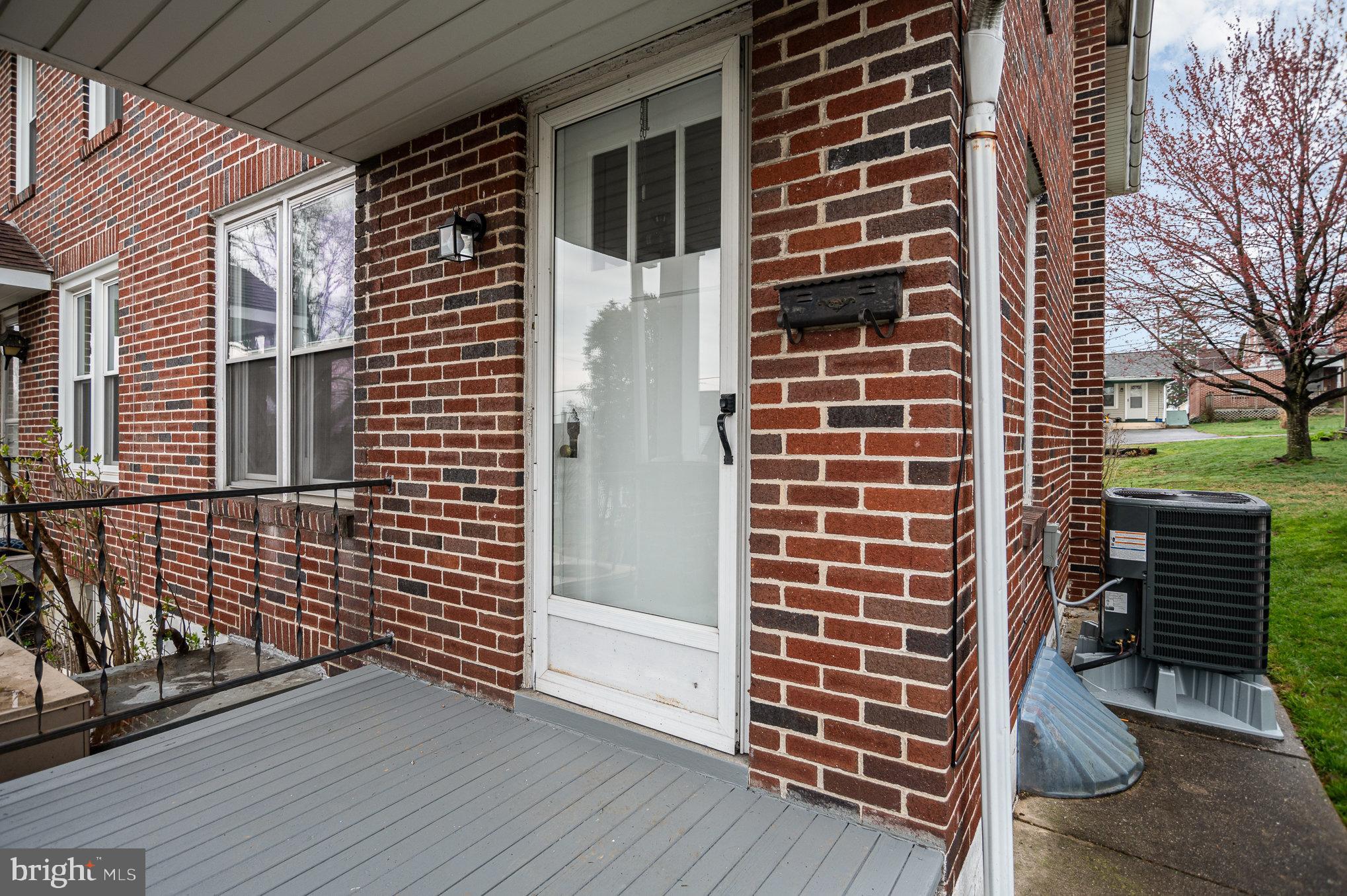 EPHRATA - Residential