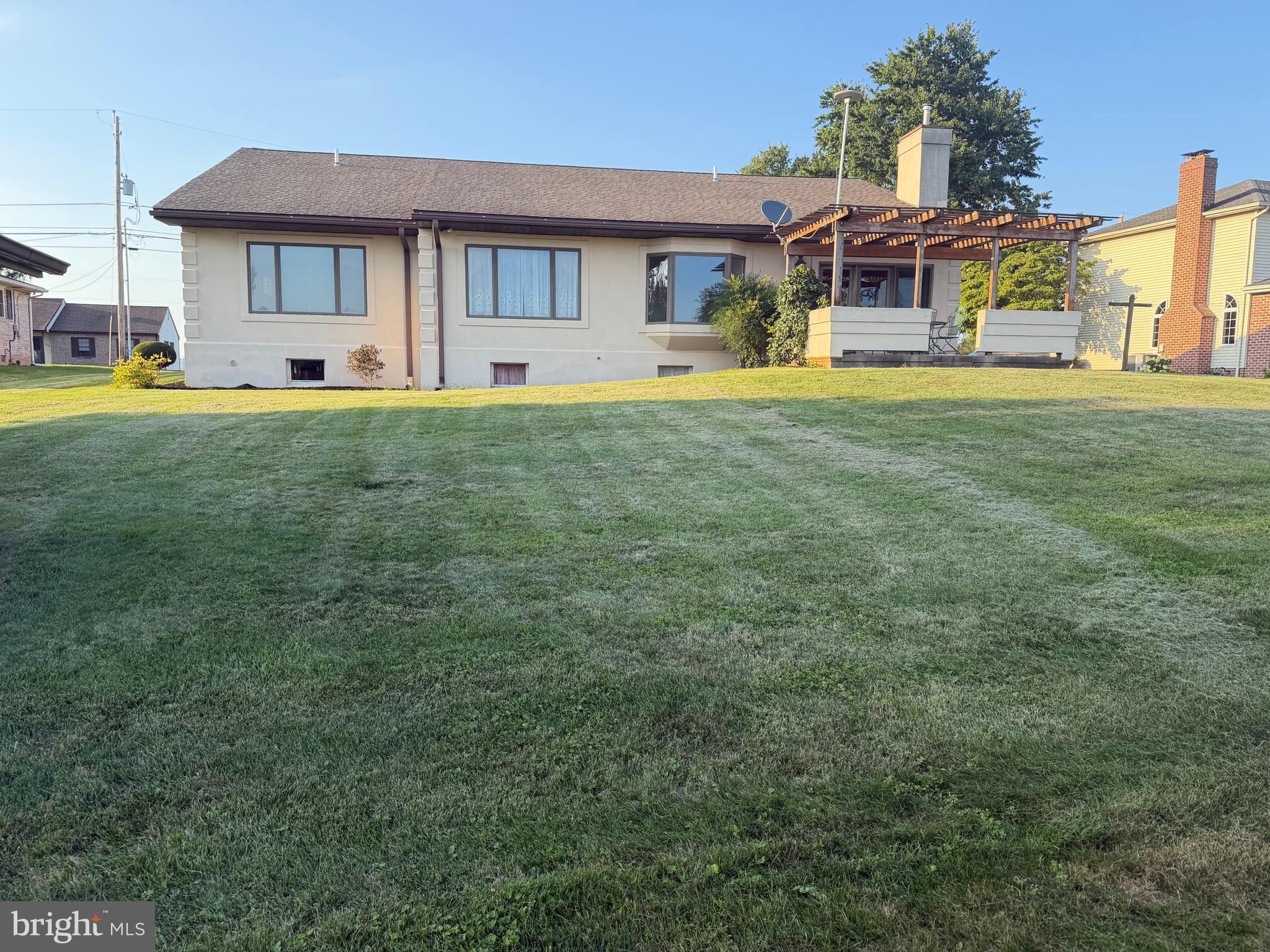 2884 SUNSET DRIVE