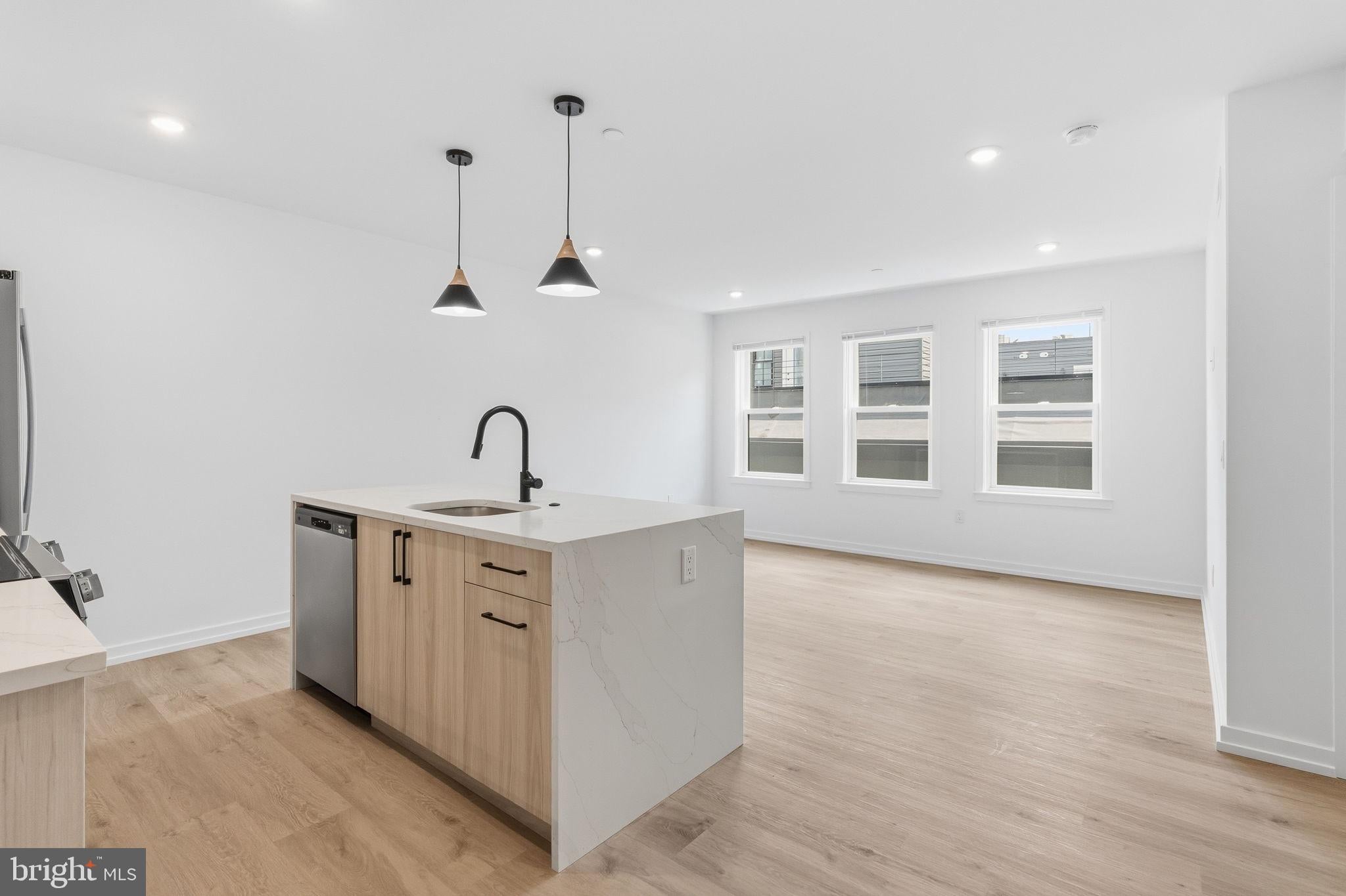 209 NEW STREET 5F