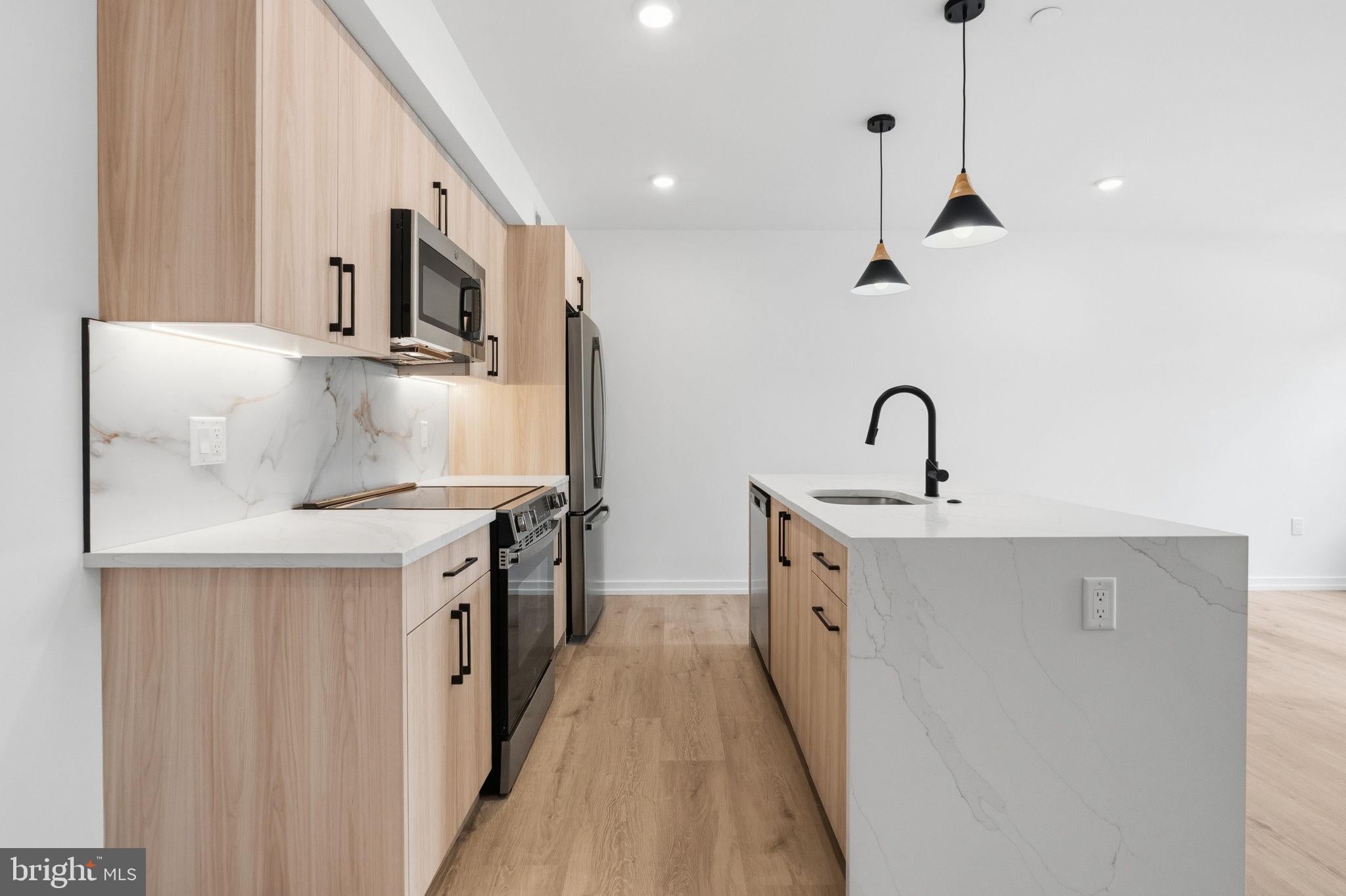 209 NEW STREET 5F