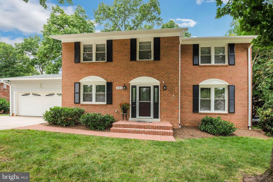 This LARGE 4 bedroom, 2 full, 2 half bath is an expansive Baron and ready for you to call home! Located in sought after Kings Park West, walking distance to schools, in a lovely cul de sac. Main level-New Hardwood Floors throughout-these floors are beautiful! New paint, new light fixtures and ceiling fans. Dining room and living room off of foyer, half bath in front hall. Expanded great room with cathedral ceilings, wood burning fireplace, and lots of windows creating a light filled space perfect for entertaining. Kitchen looks out on deck and back yard. New Washer and Dryer on main level and pantry. Great room includes sliding doors to deck and screened porch.
Upper level-new carpet and paint throughout. 4 Bedrooms, 2 full baths on upper level. Primary includes attached full bath with dual sinks, tub shower, 2 closets. Generous sized bedrooms and closets throughout upper level.
Lower level-Fully finished basement includes separate room with egress, large family/game room and plenty of room for an at home work space. Vintage bar awaits for you to personalize. Flat screen tv on wall conveys.
Half bath with new vanity and fixtures. 
Enjoy the backyard and all it has to offer.  Deck off of great room, perfect for grilling. Expansive screened in porch, with cathedral ceiling more than doubles entertaining and living outdoor space. Back yard with mature trees and shed. Oversized 2 Car Garage-clean space, lots of storage.
Enjoy walking trails to Royal Lake, the gem of Kings Park West, and enjoy the lake, trails, playgrounds, sports courts and your choice of 3 community pools. Easy access to Metro bus and VRE.