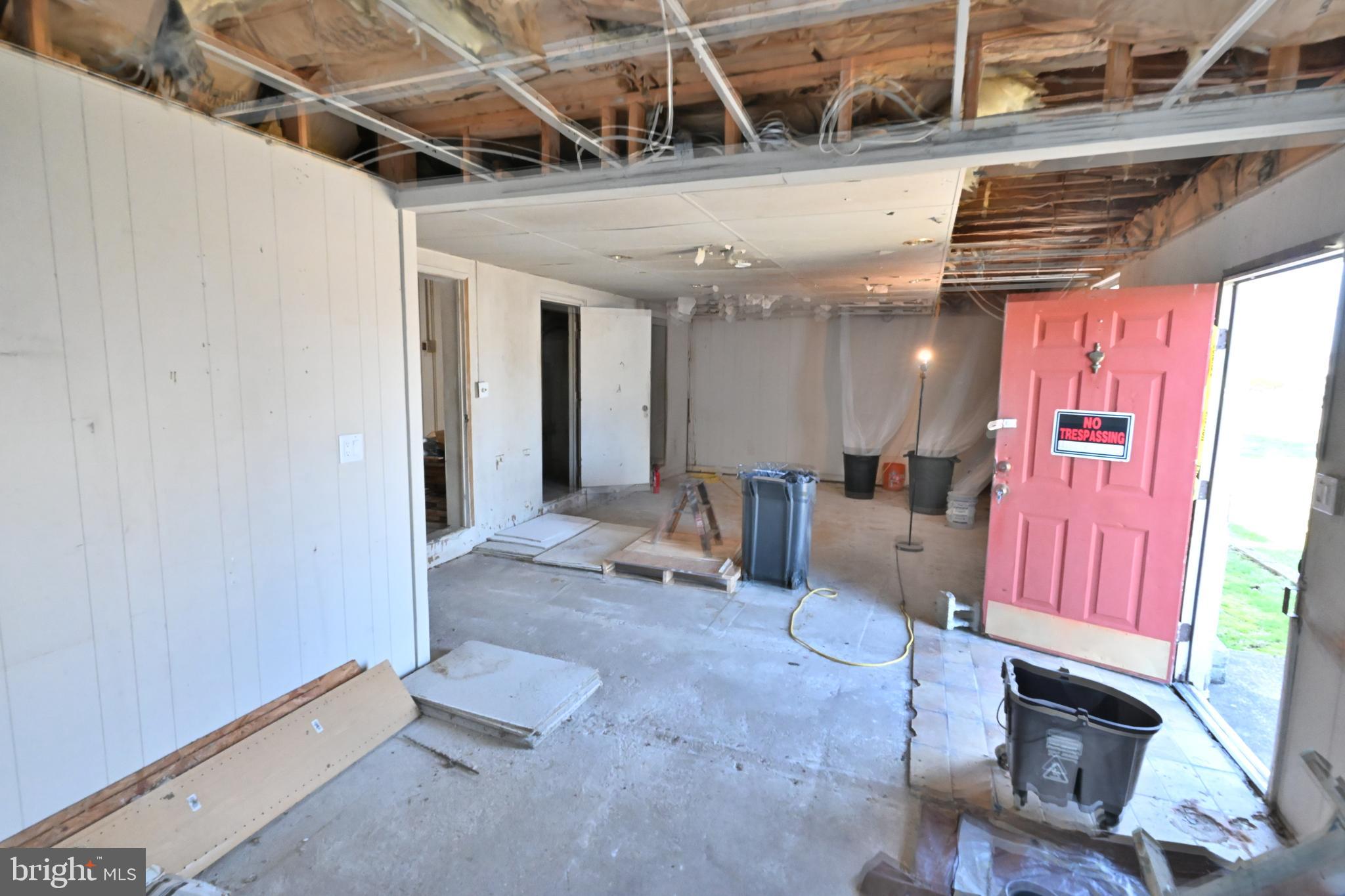 MIDDLE RIVER - Residential