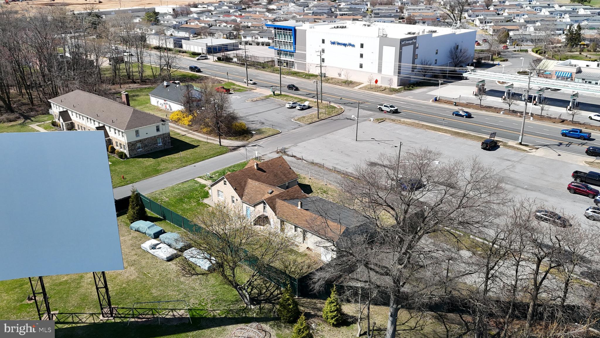 MIDDLE RIVER - Residential