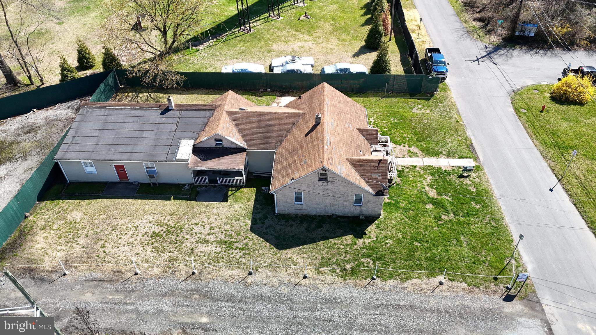 MIDDLE RIVER - Residential