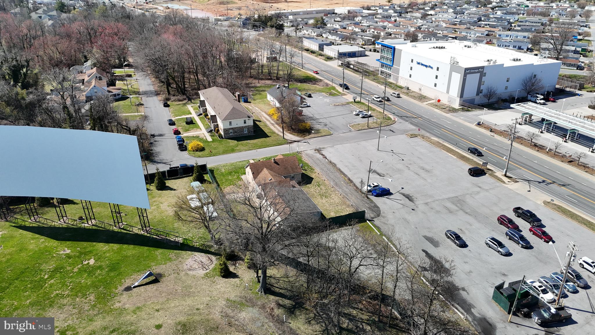 MIDDLE RIVER - Residential