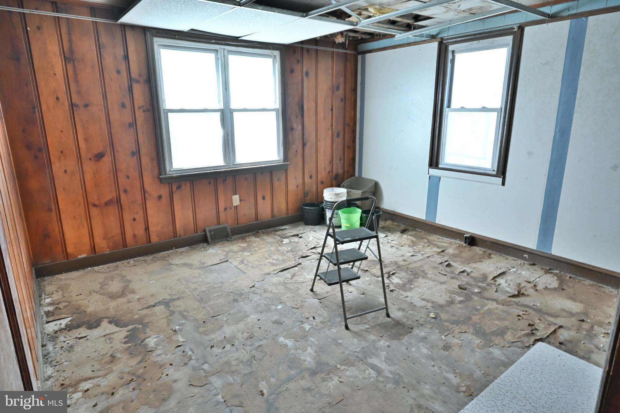 MIDDLE RIVER - Residential