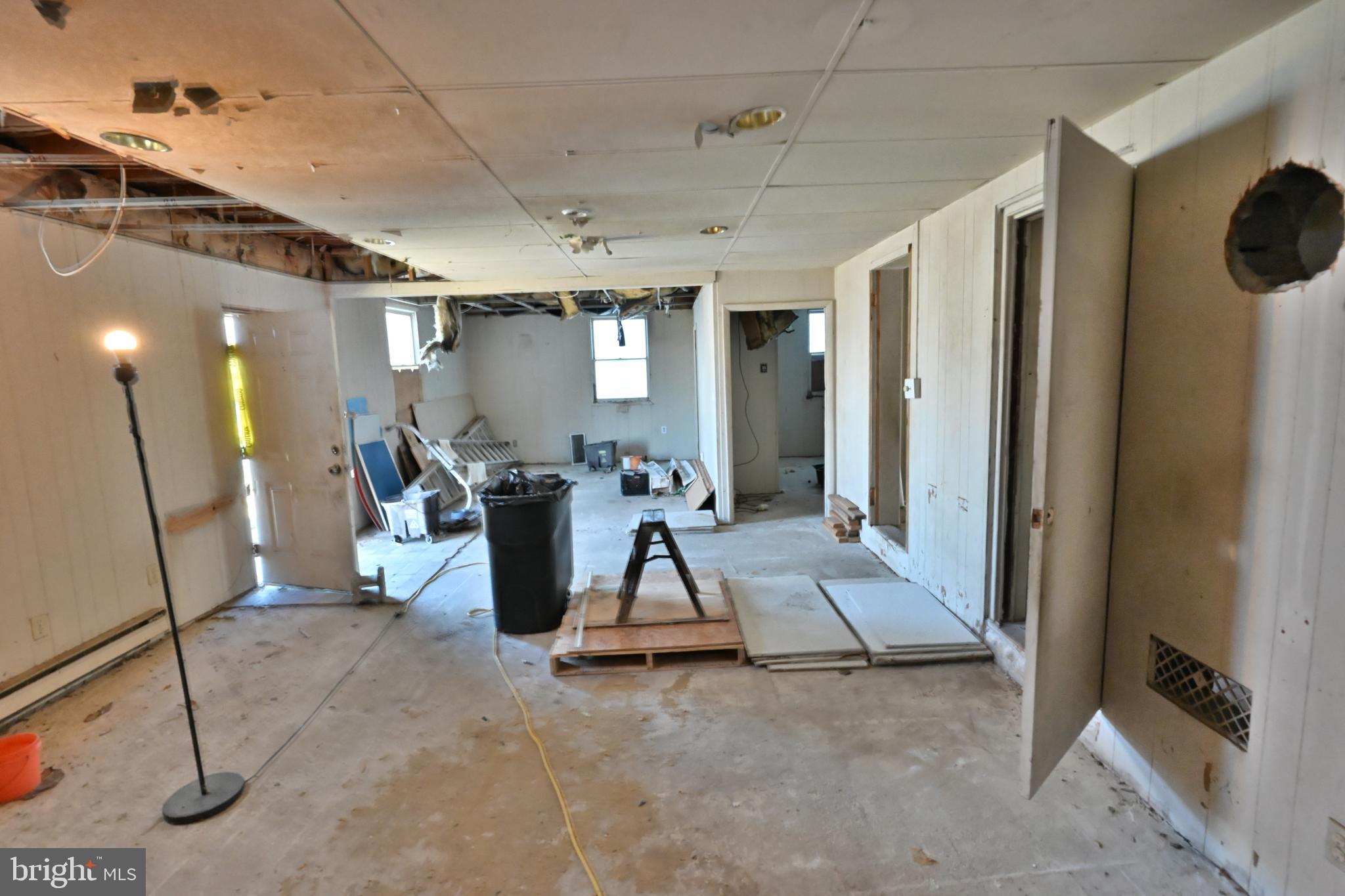 MIDDLE RIVER - Residential