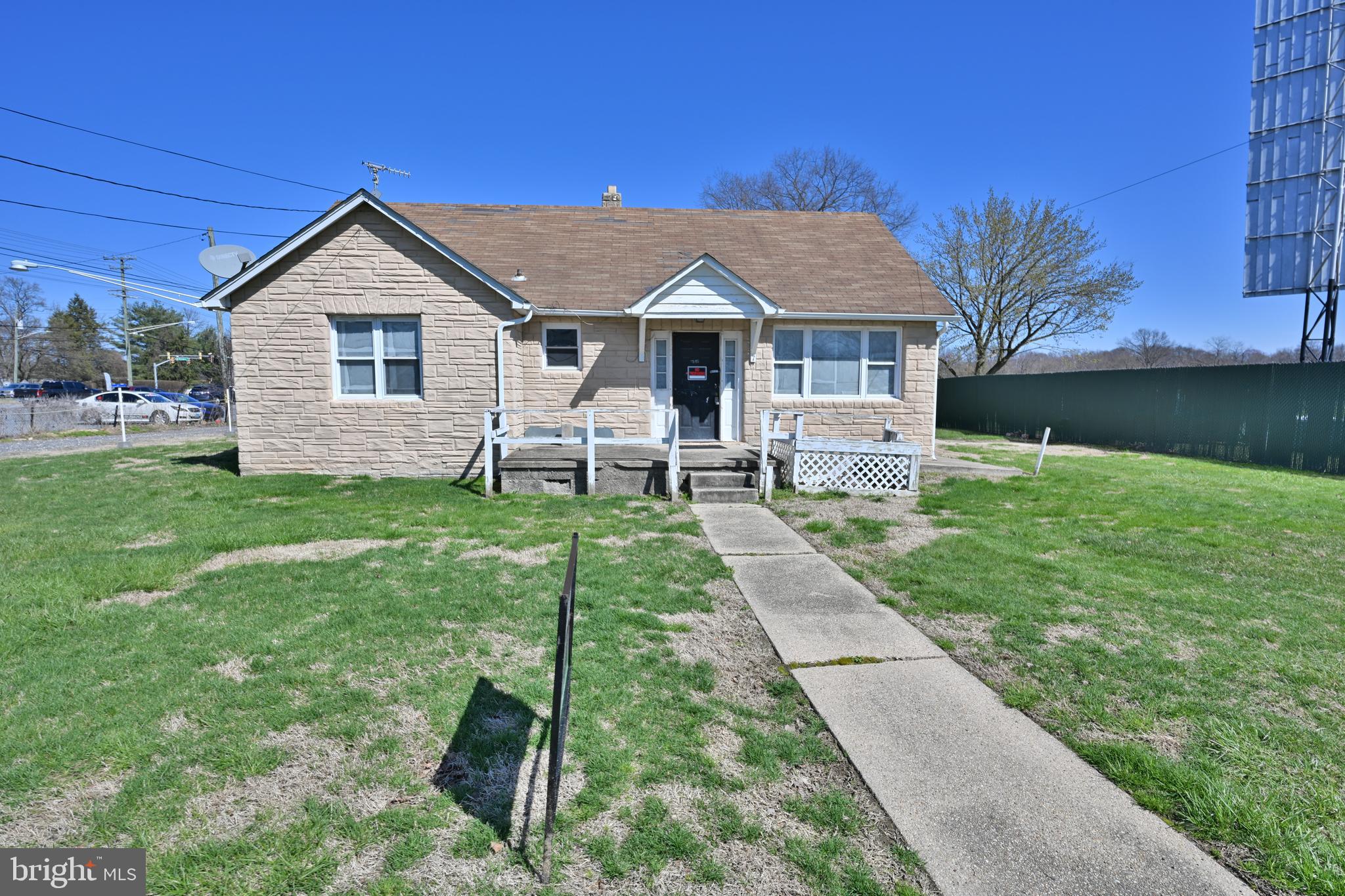 MIDDLE RIVER - Residential