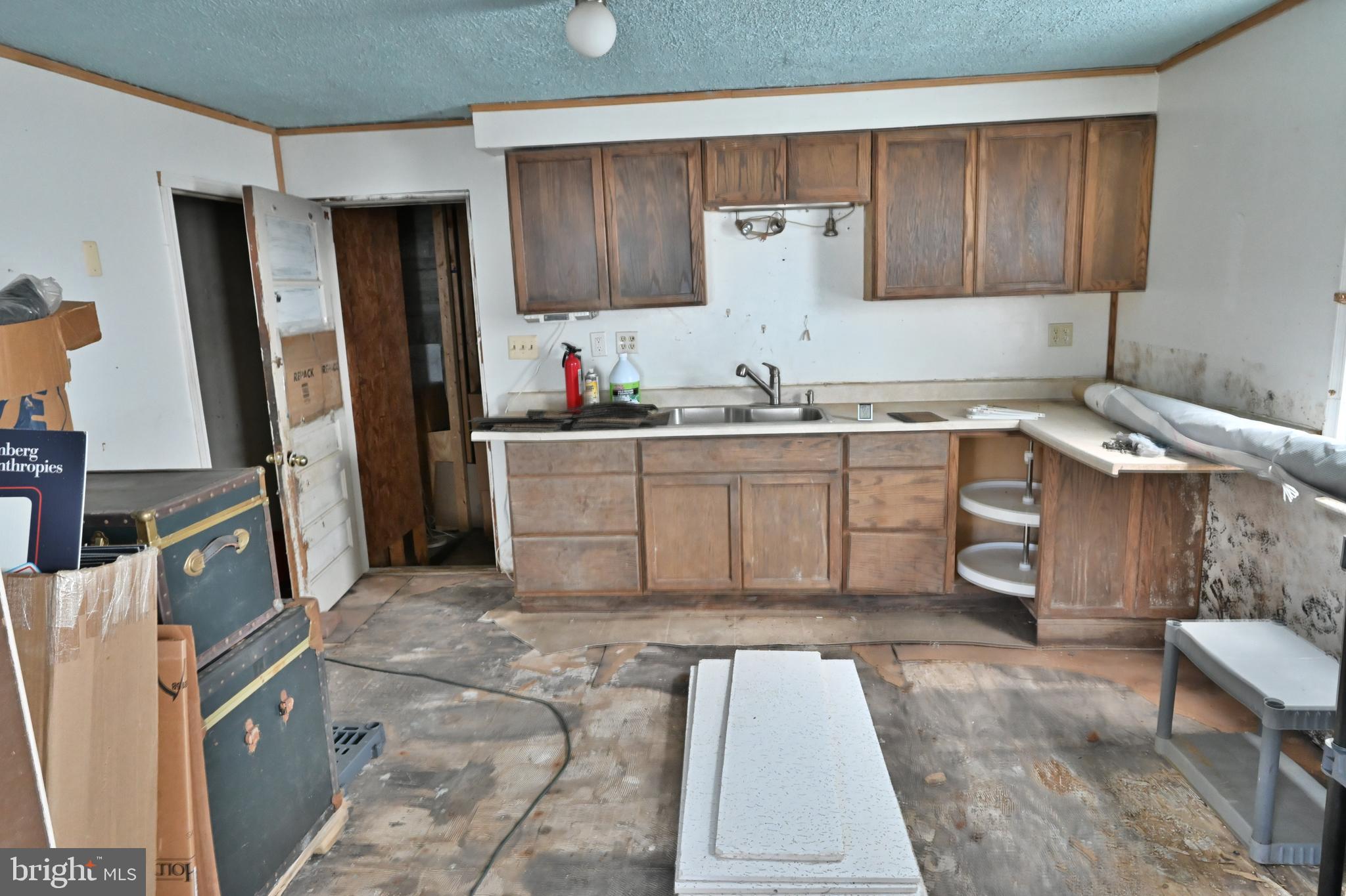 MIDDLE RIVER - Residential