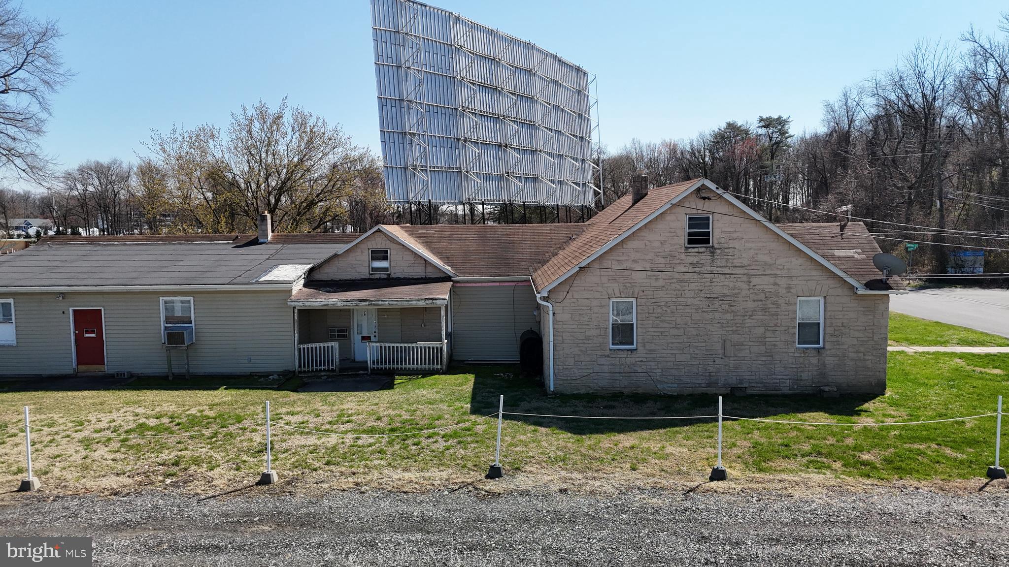 MIDDLE RIVER - Residential