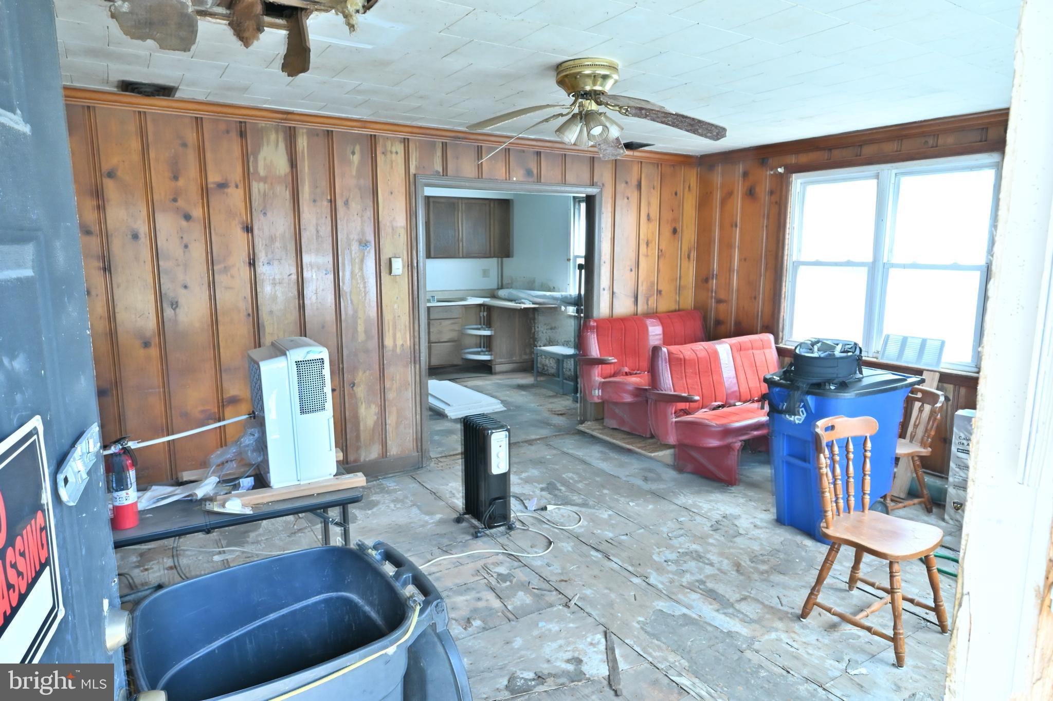 MIDDLE RIVER - Residential