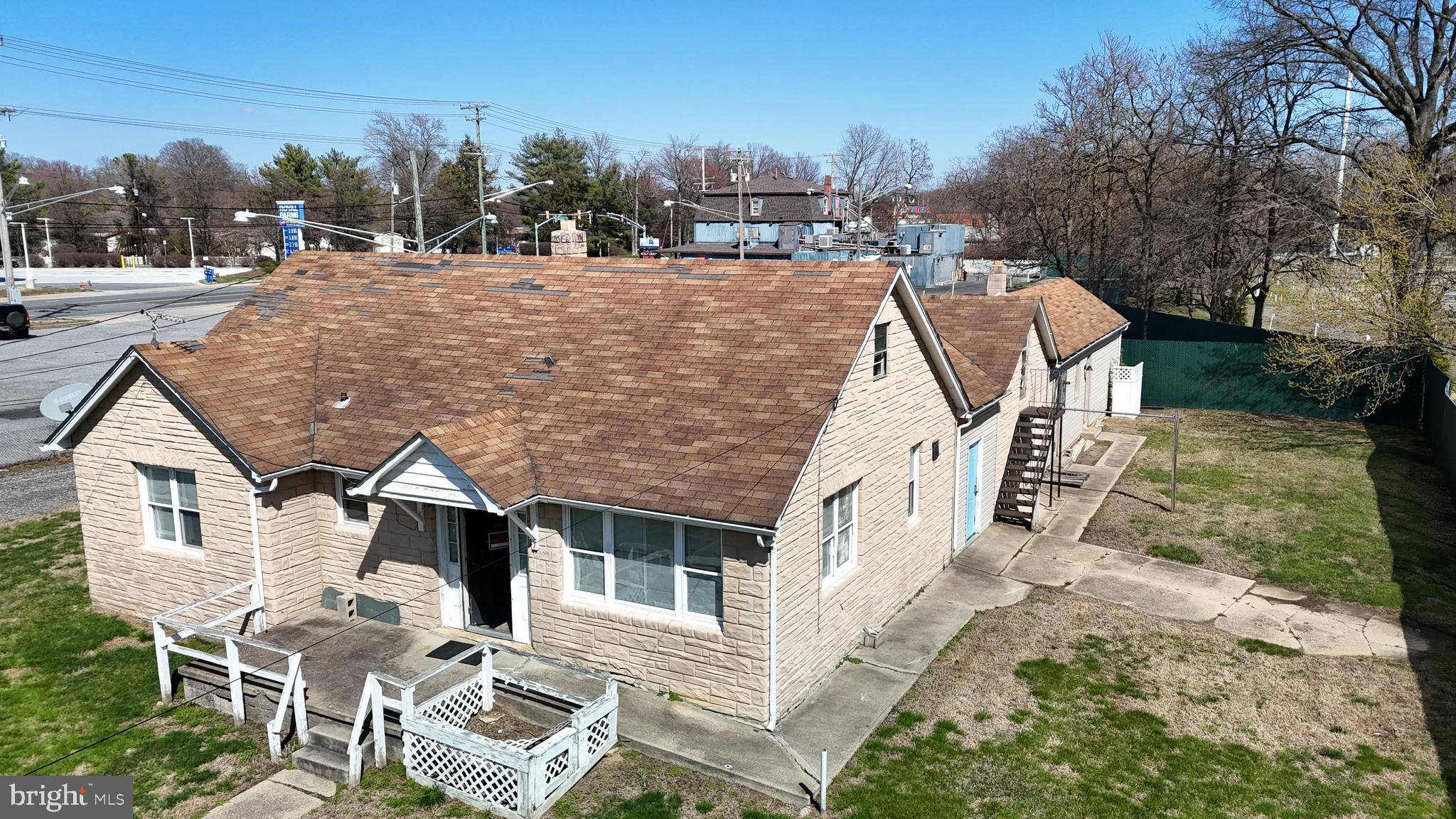 MIDDLE RIVER - Residential