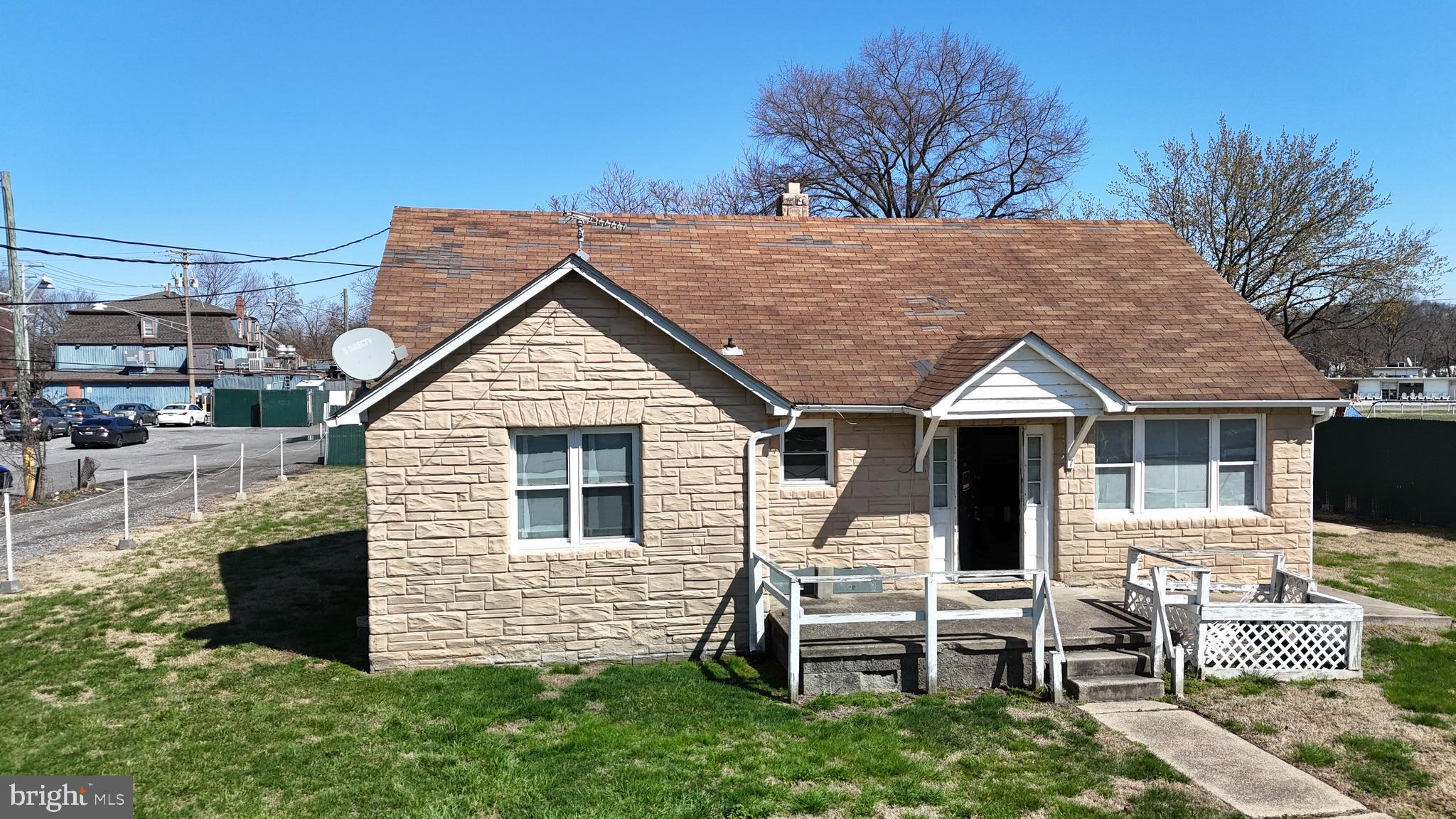 MIDDLE RIVER - Residential