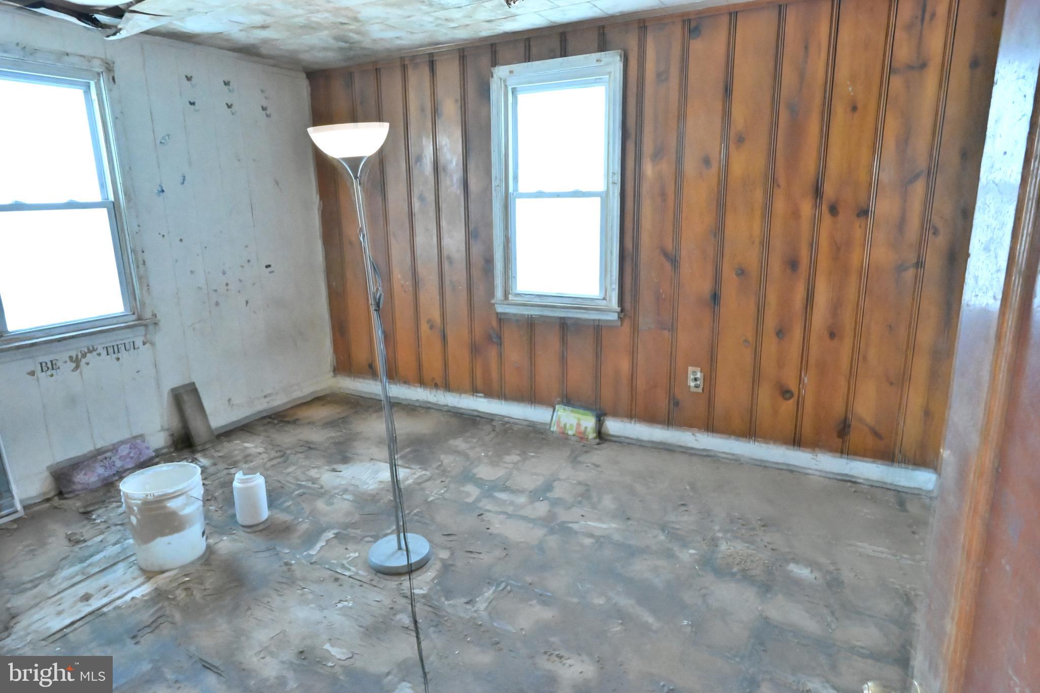 MIDDLE RIVER - Residential