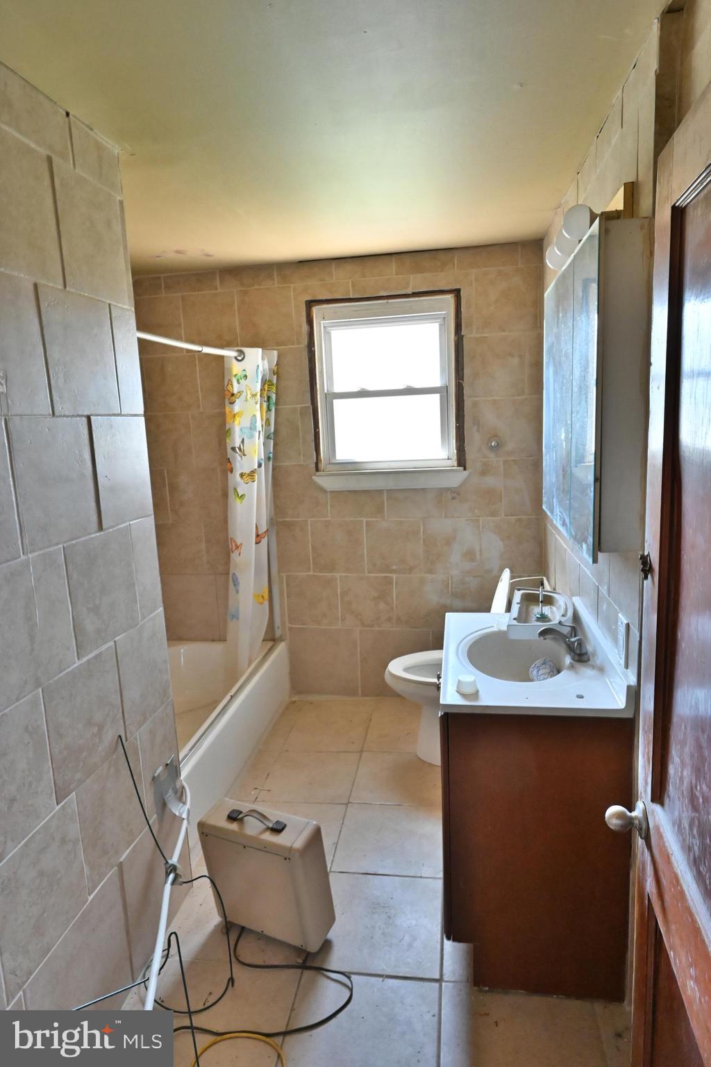 MIDDLE RIVER - Residential