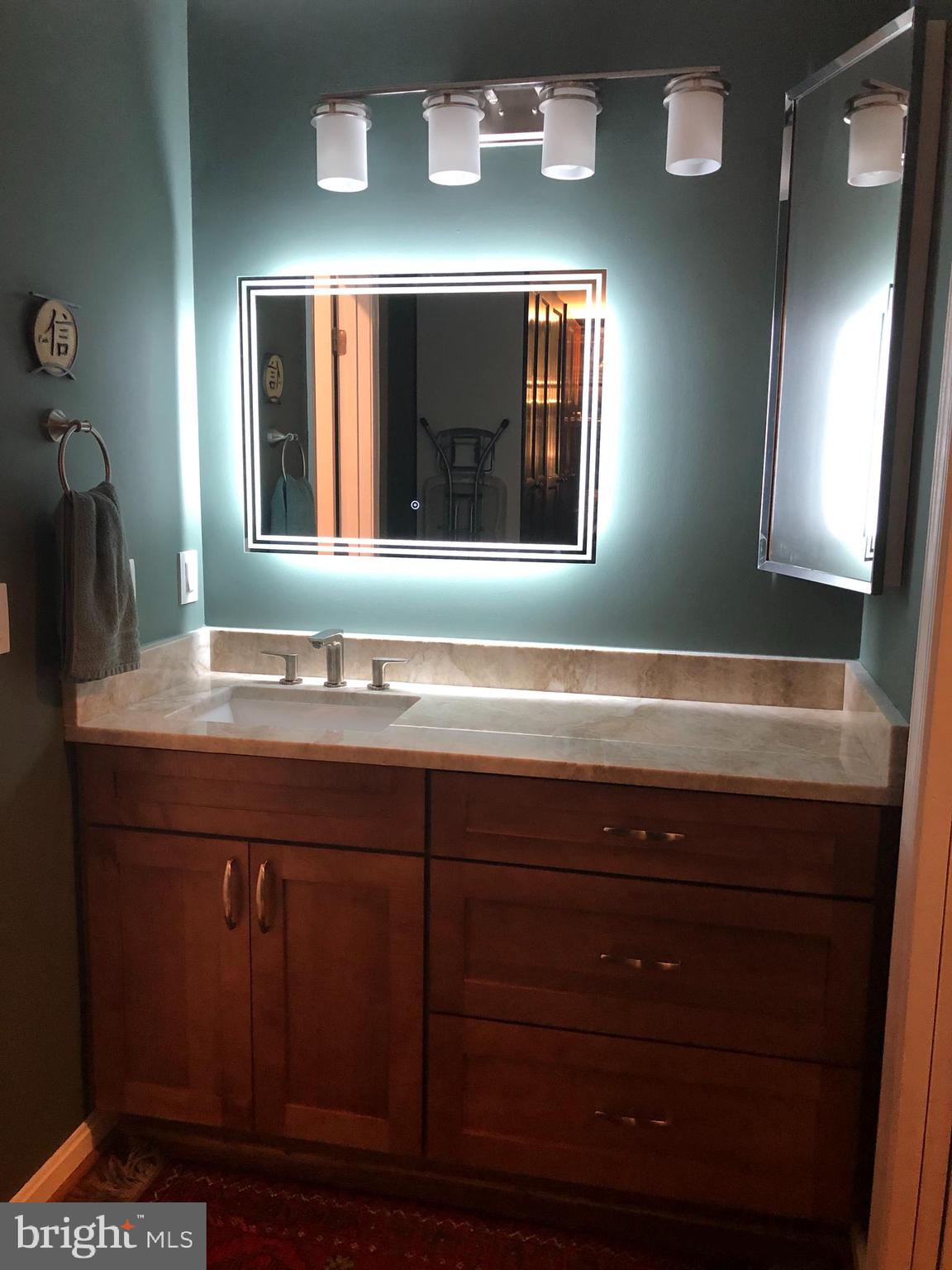 LEE OAKS - Residential Lease