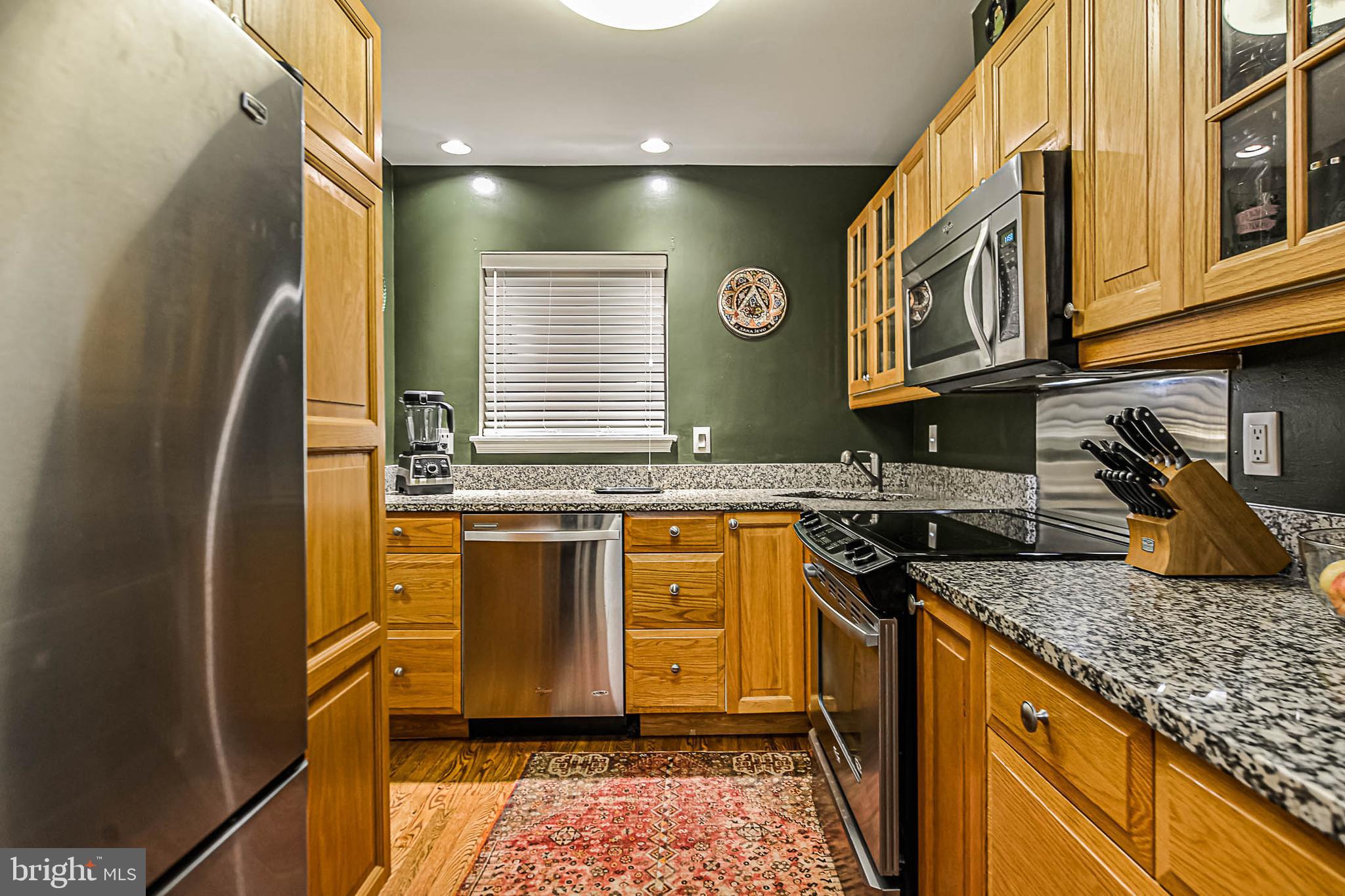 LEE OAKS - Residential Lease