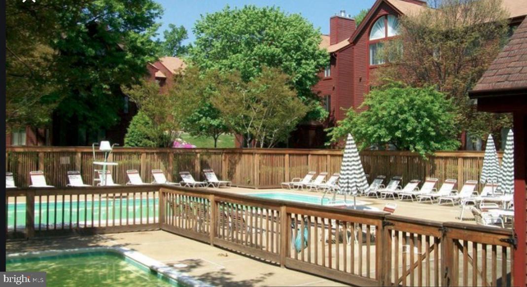 LEE OAKS - Residential Lease