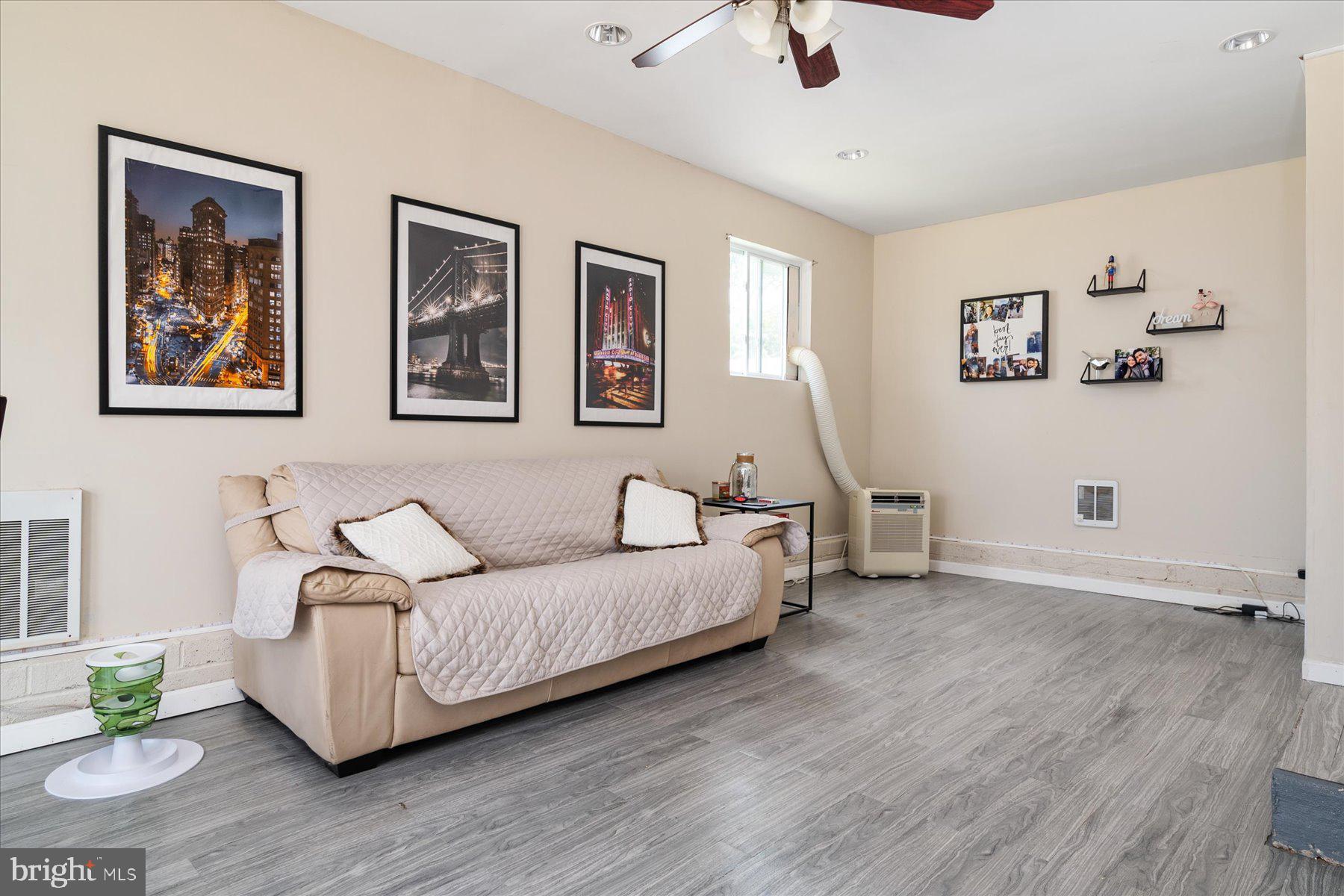 CEDAR MILLS - Residential