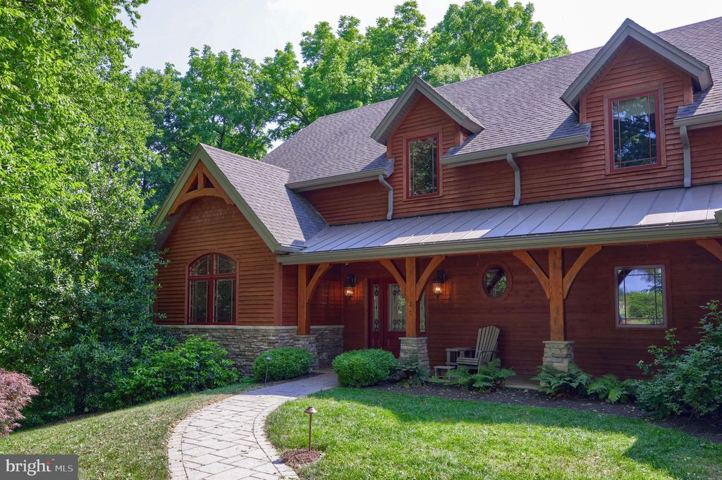 Photo of 20 Glenwood Drive, Strasburg, PA 17579 (MLS # PALA2051890)