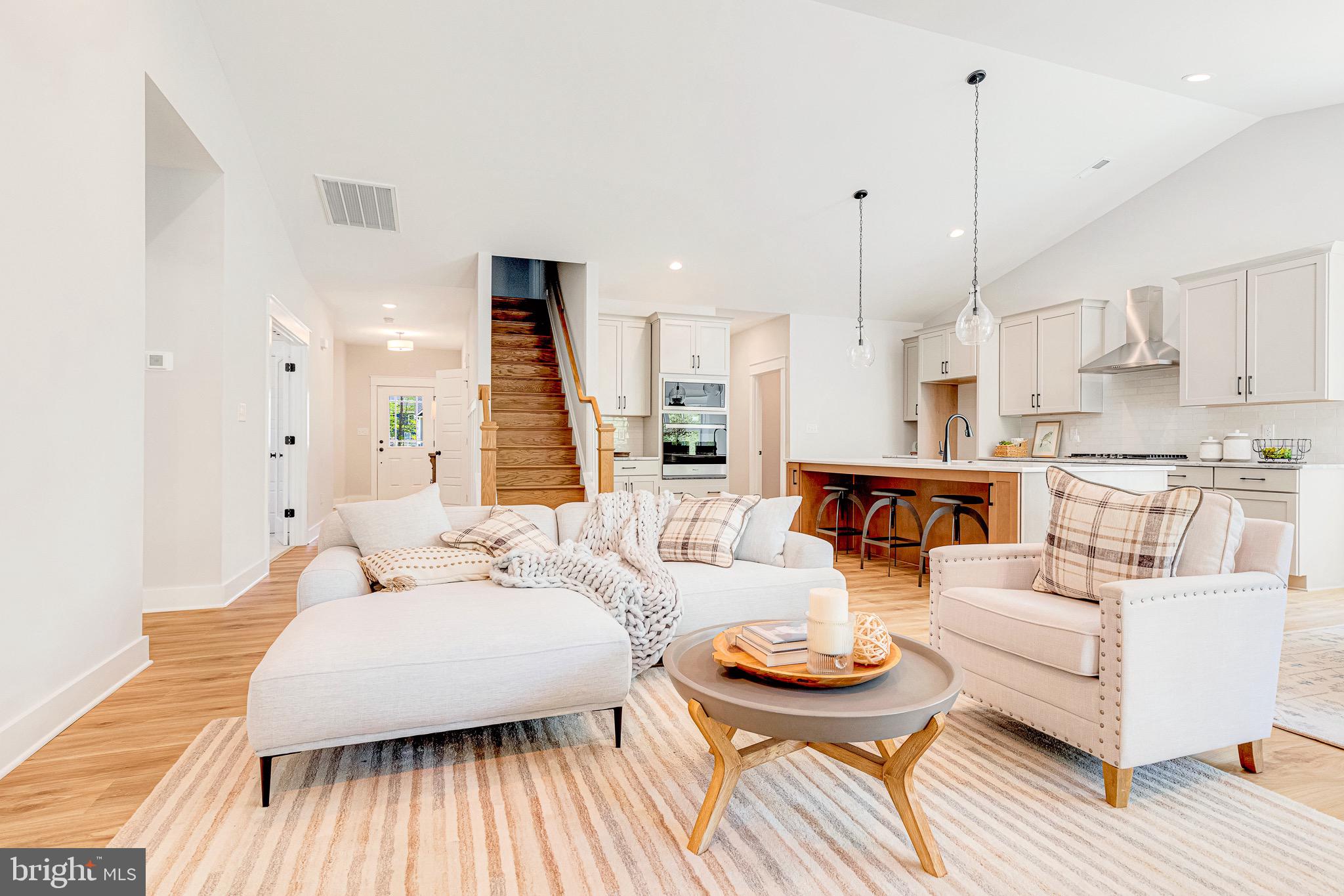 HOBBS HOLE GOLF COURSE - Residential