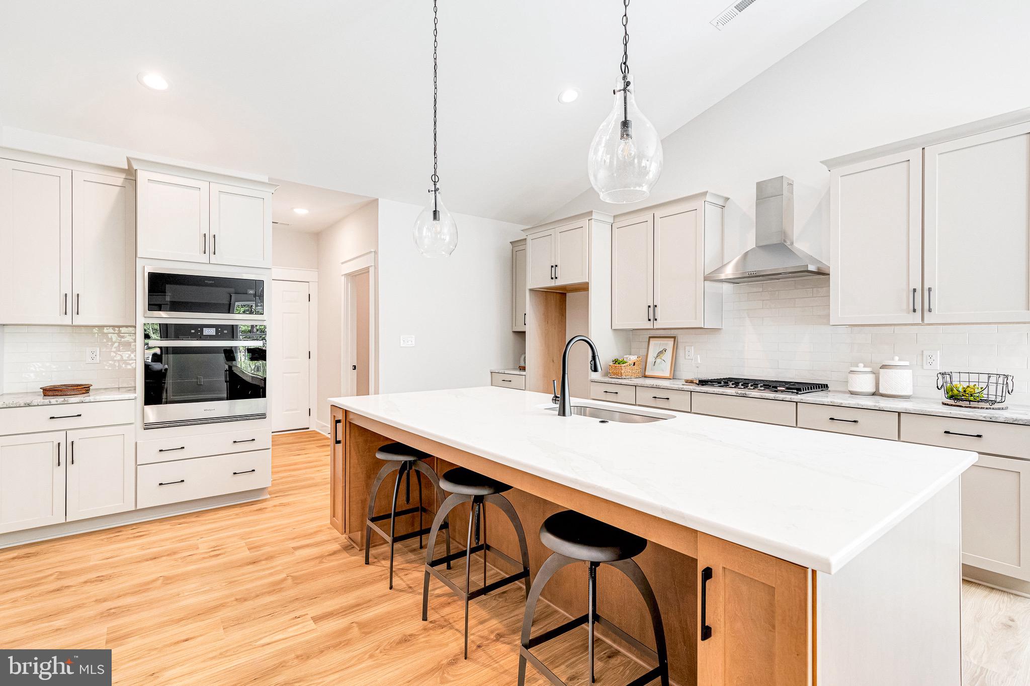 HOBBS HOLE GOLF COURSE - Residential