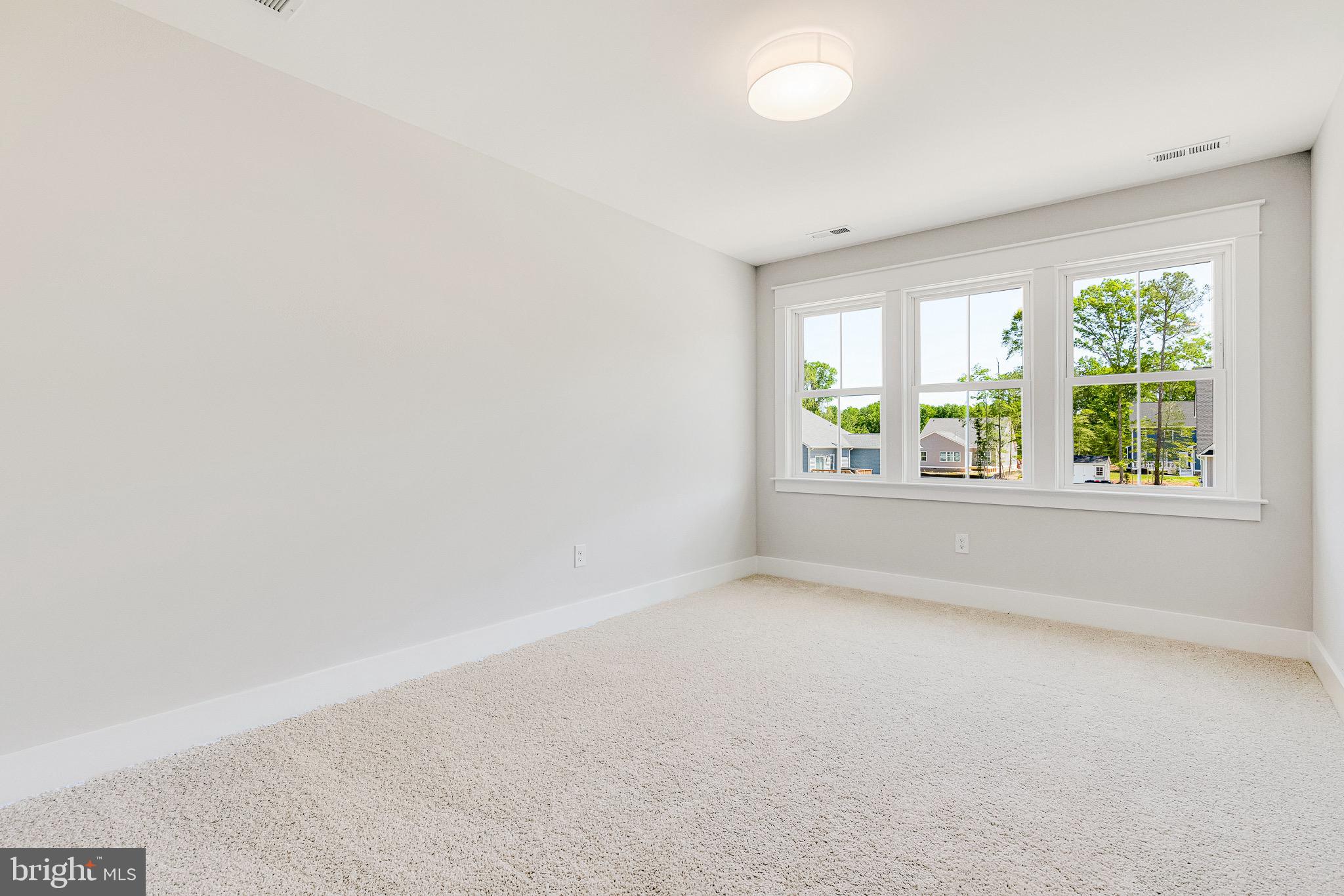 HOBBS HOLE GOLF COURSE - Residential