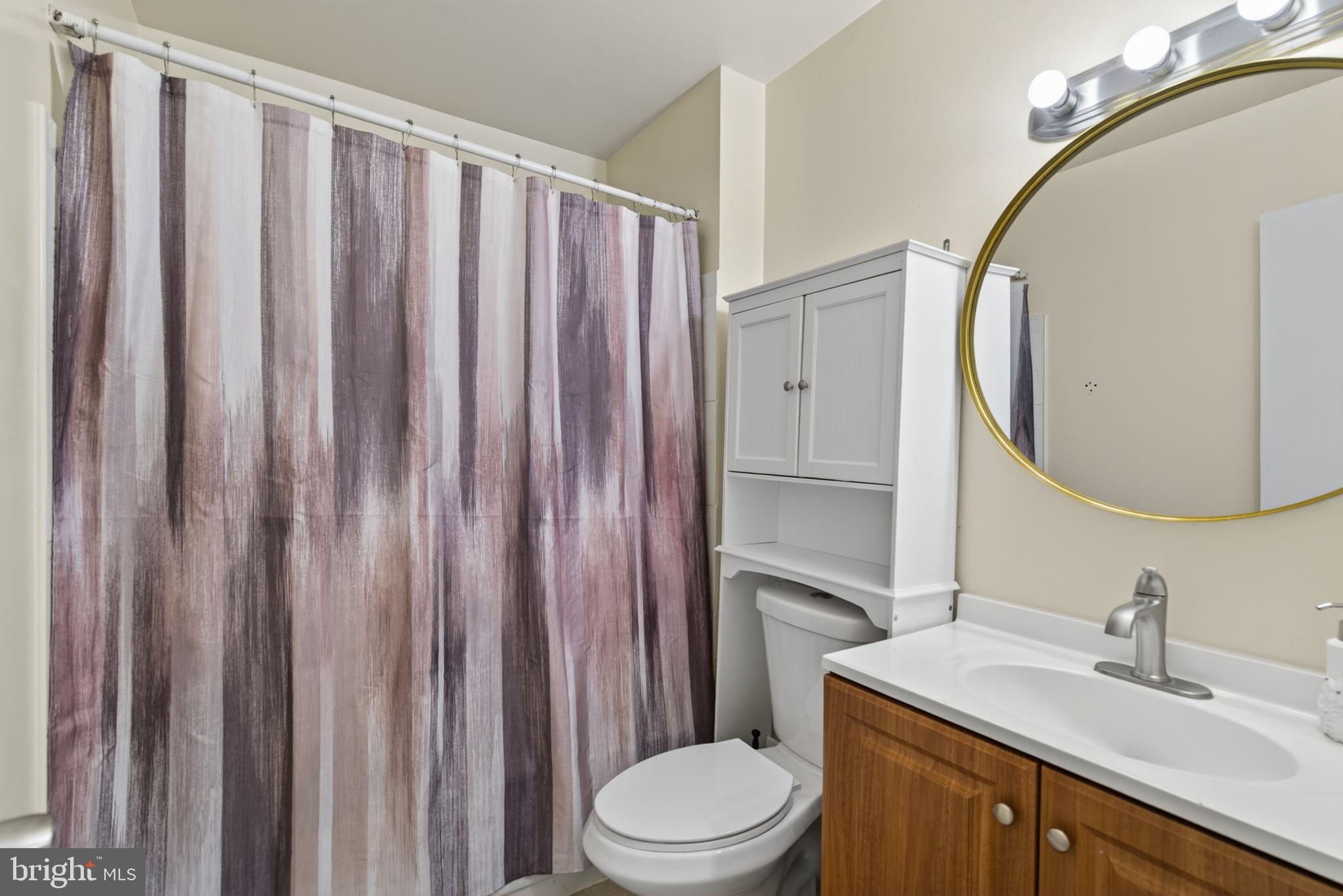 DULLES PARK TOWNHOUSES - Residential