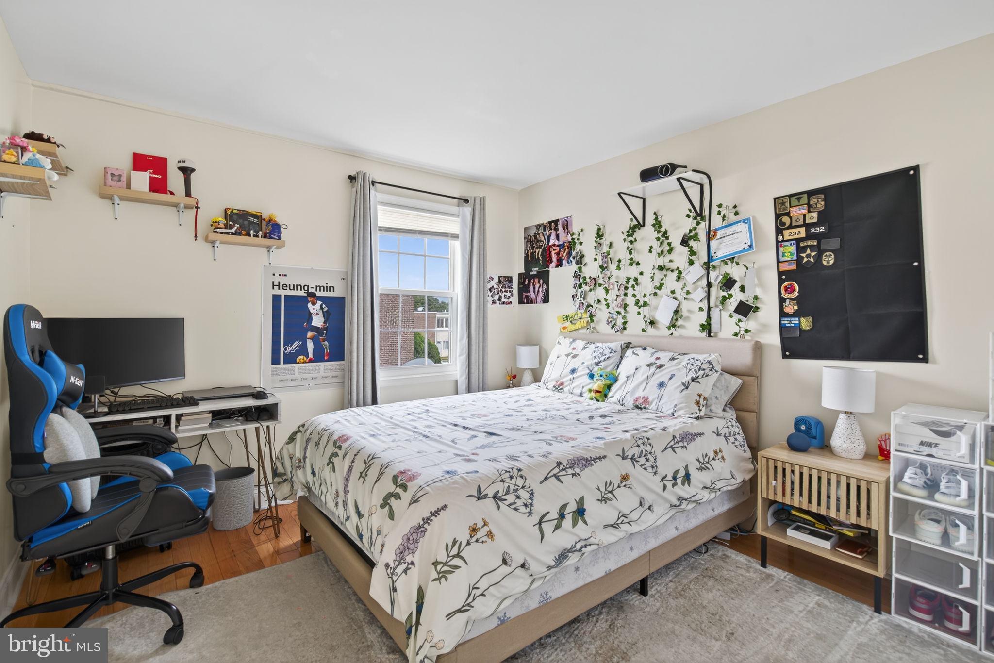 DULLES PARK TOWNHOUSES - Residential