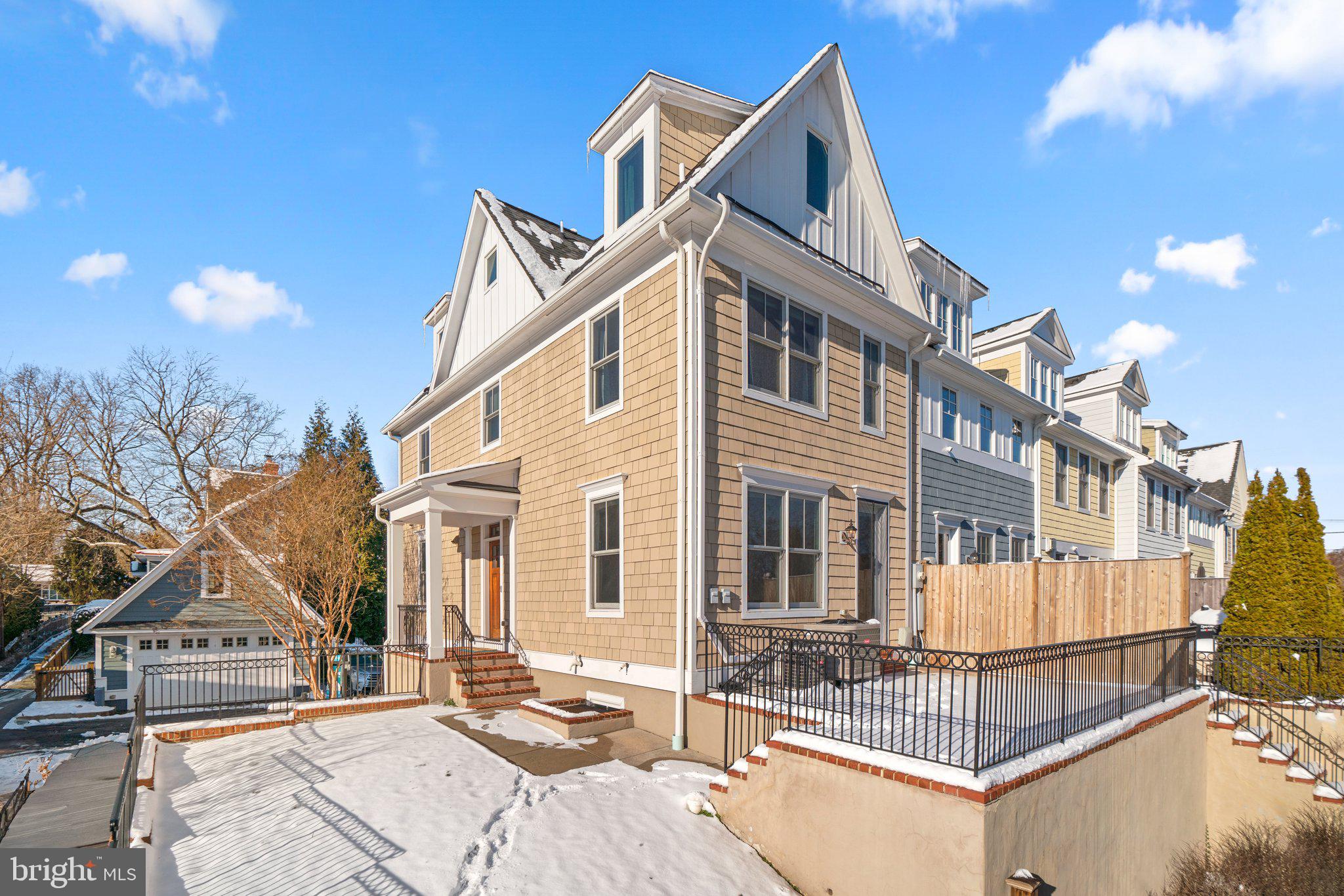 WOODSIDE - Residential