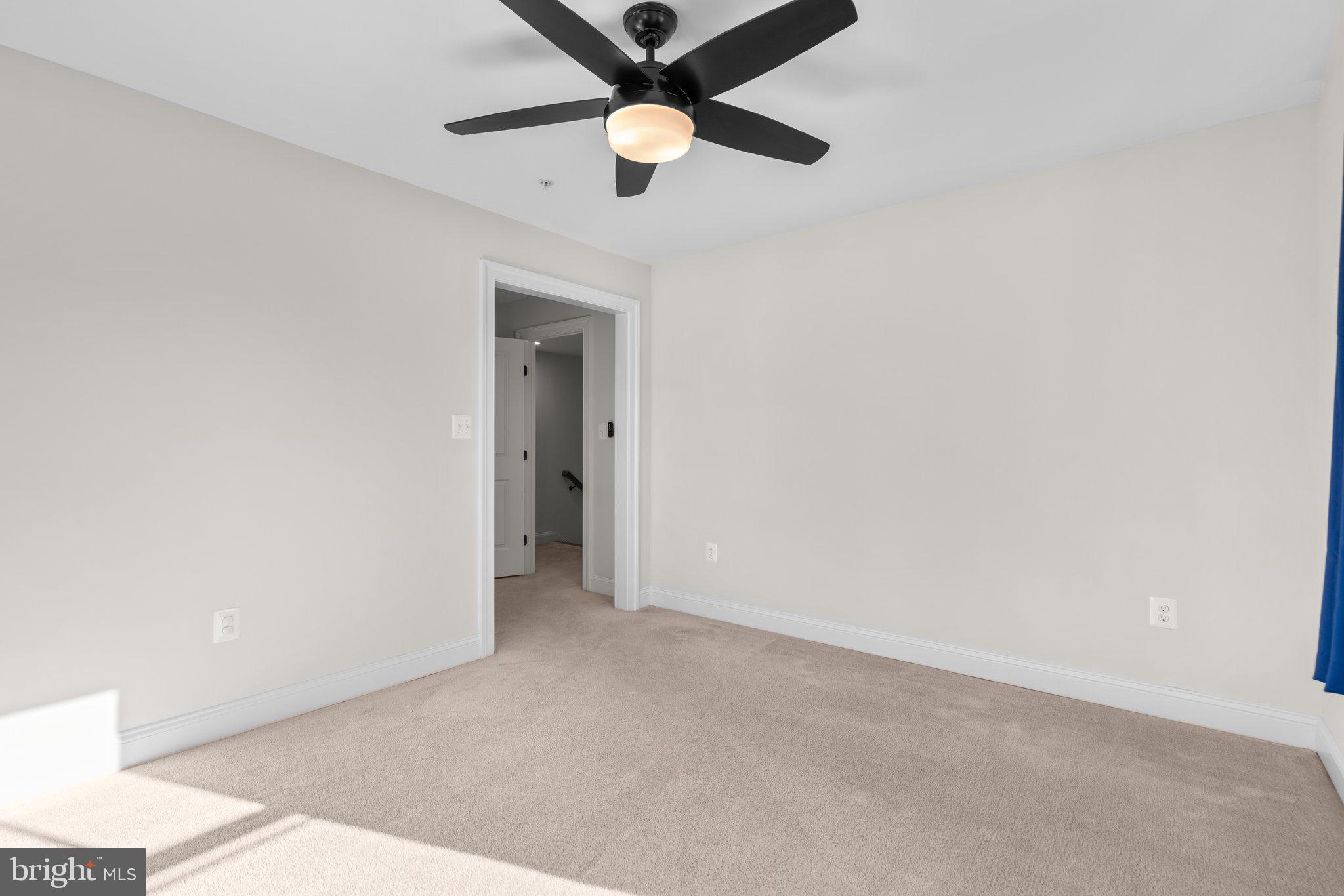 WOODSIDE - Residential