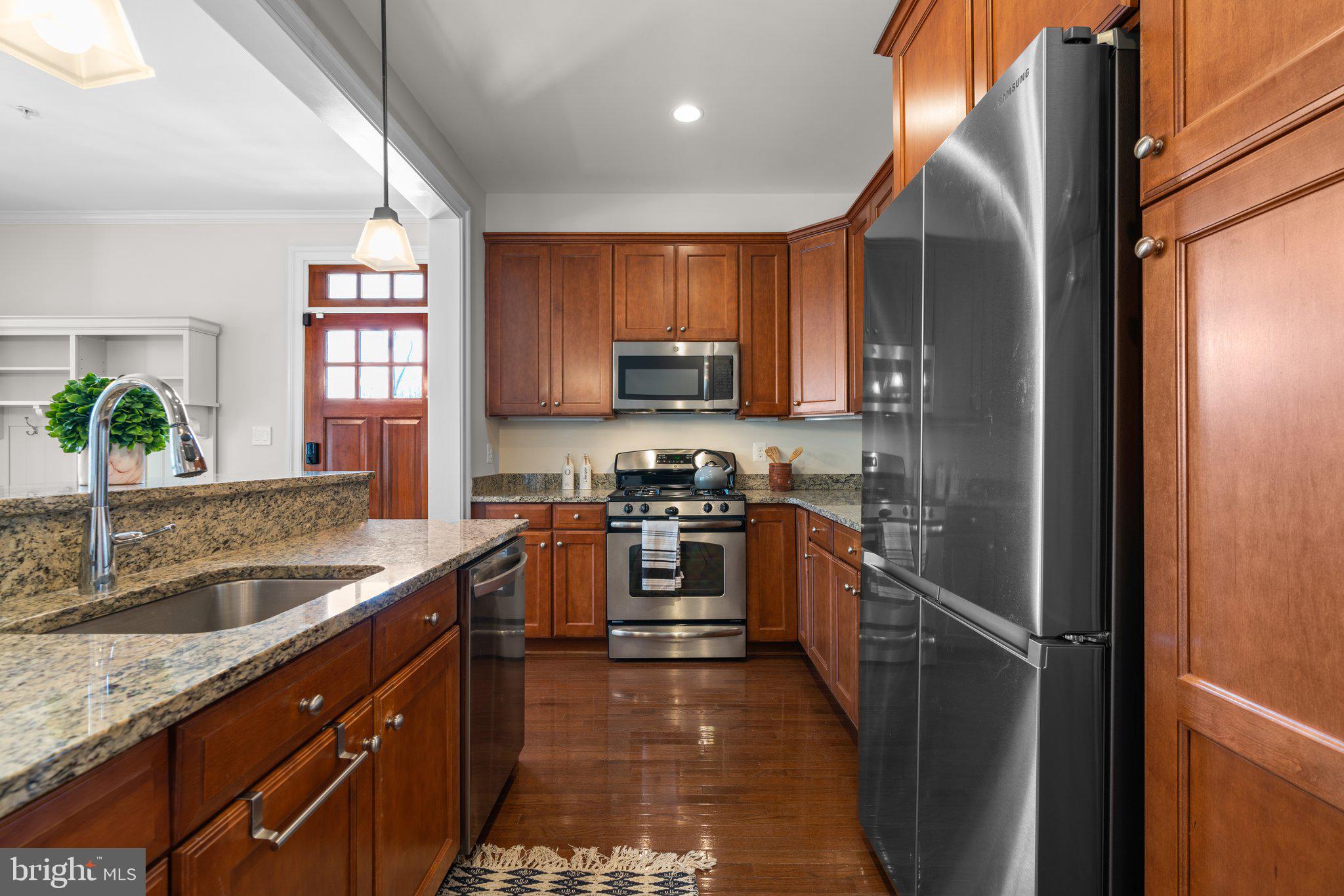 WOODSIDE - Residential