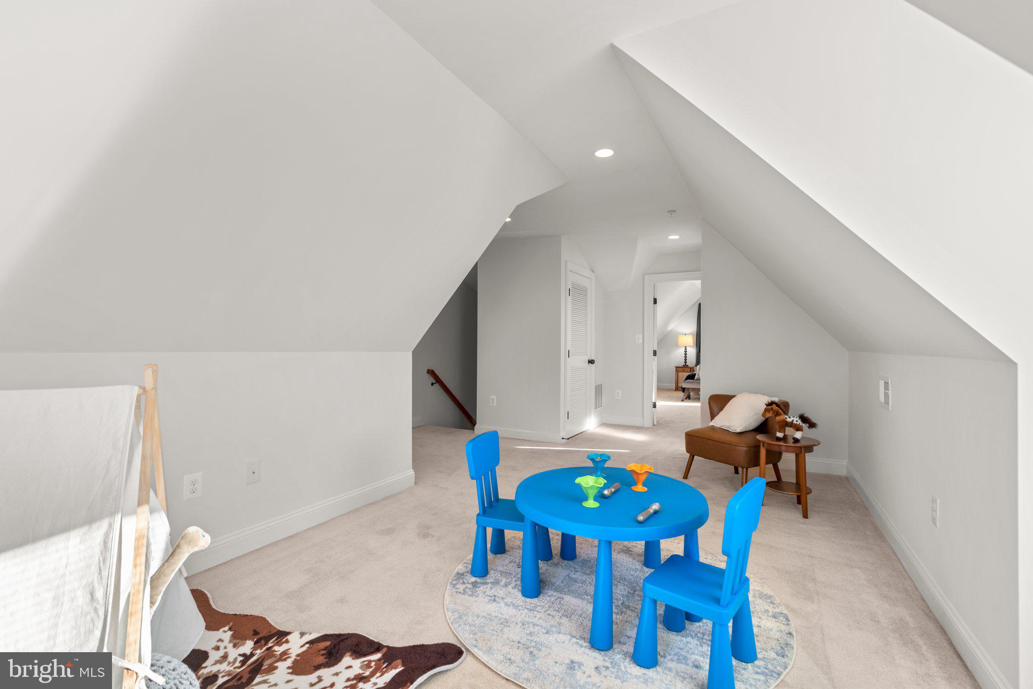 WOODSIDE - Residential