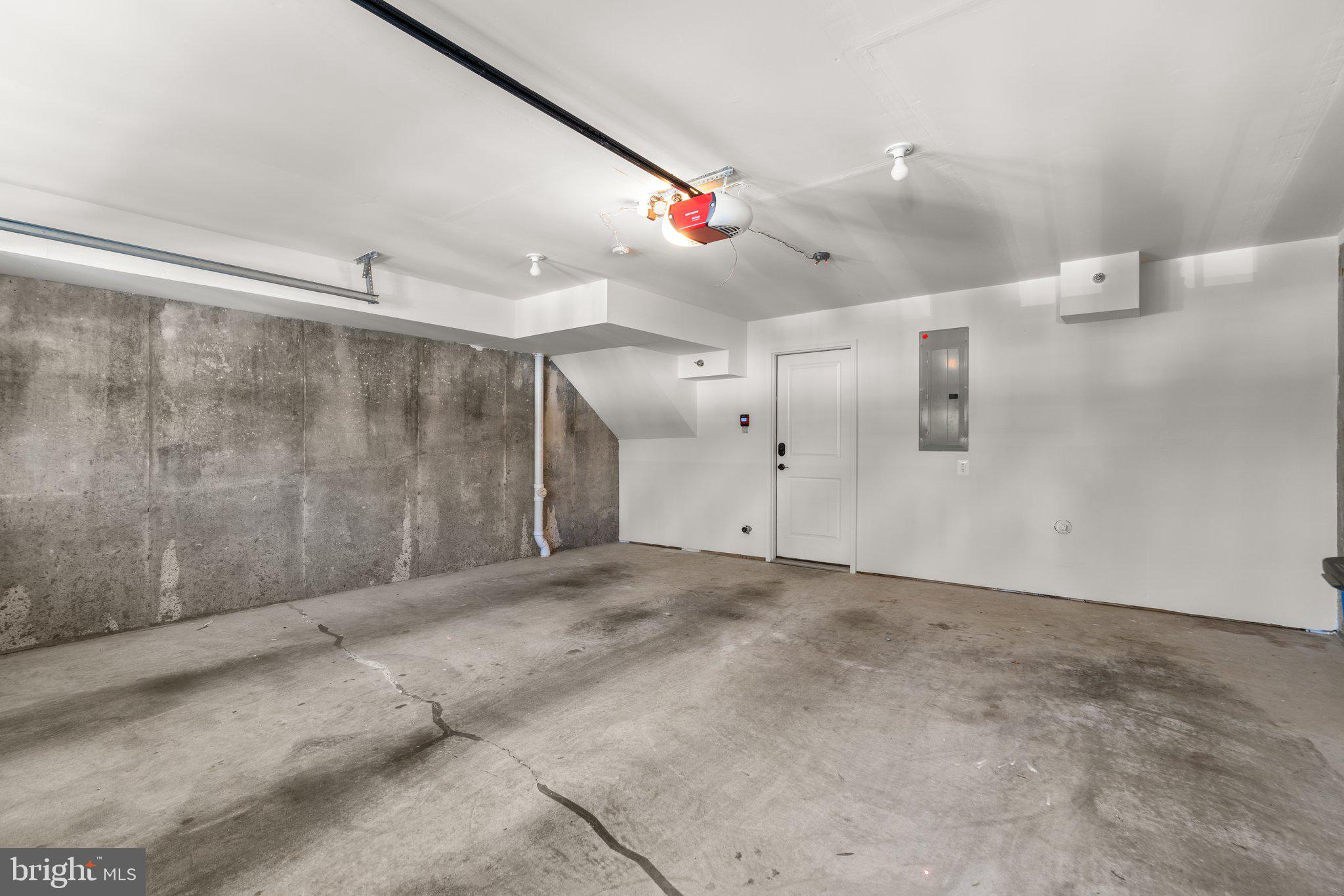 WOODSIDE - Residential