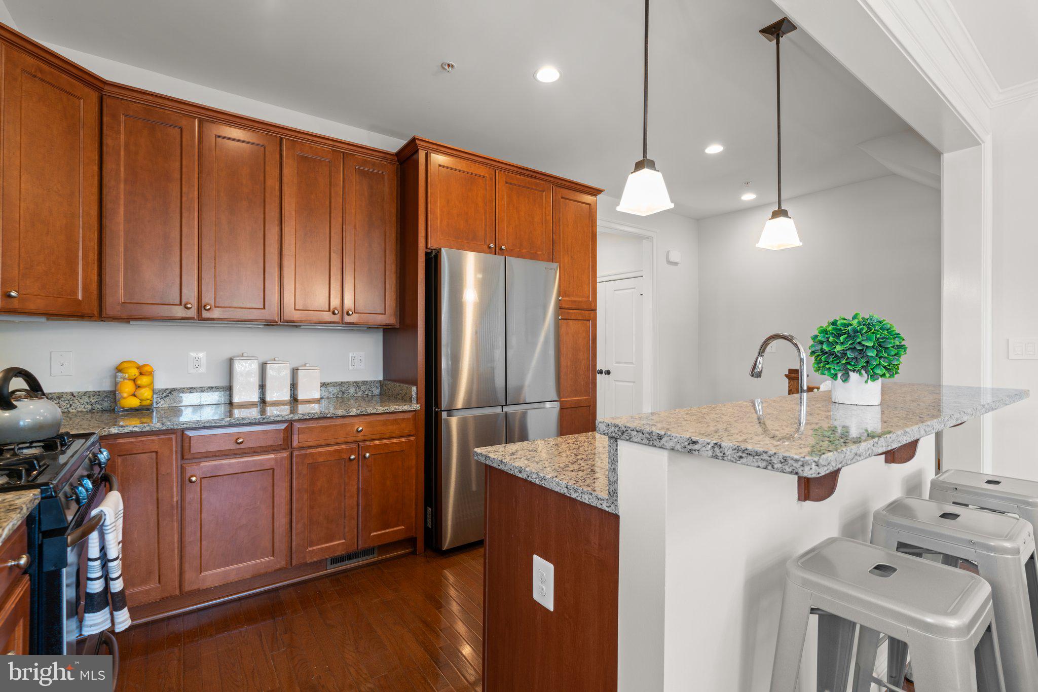 WOODSIDE - Residential