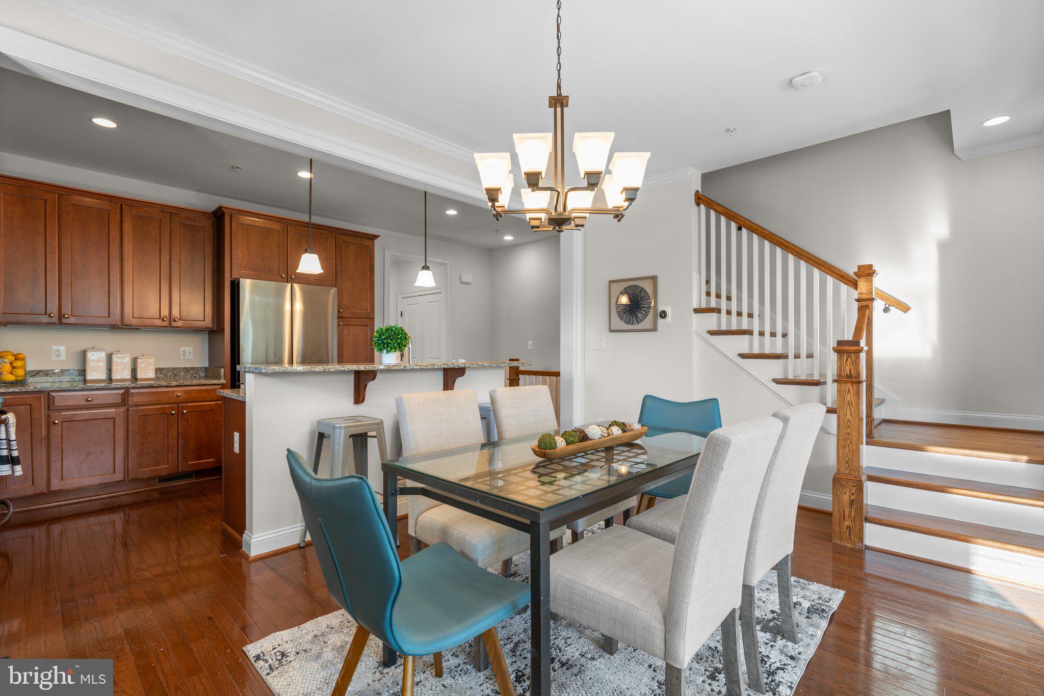 WOODSIDE - Residential