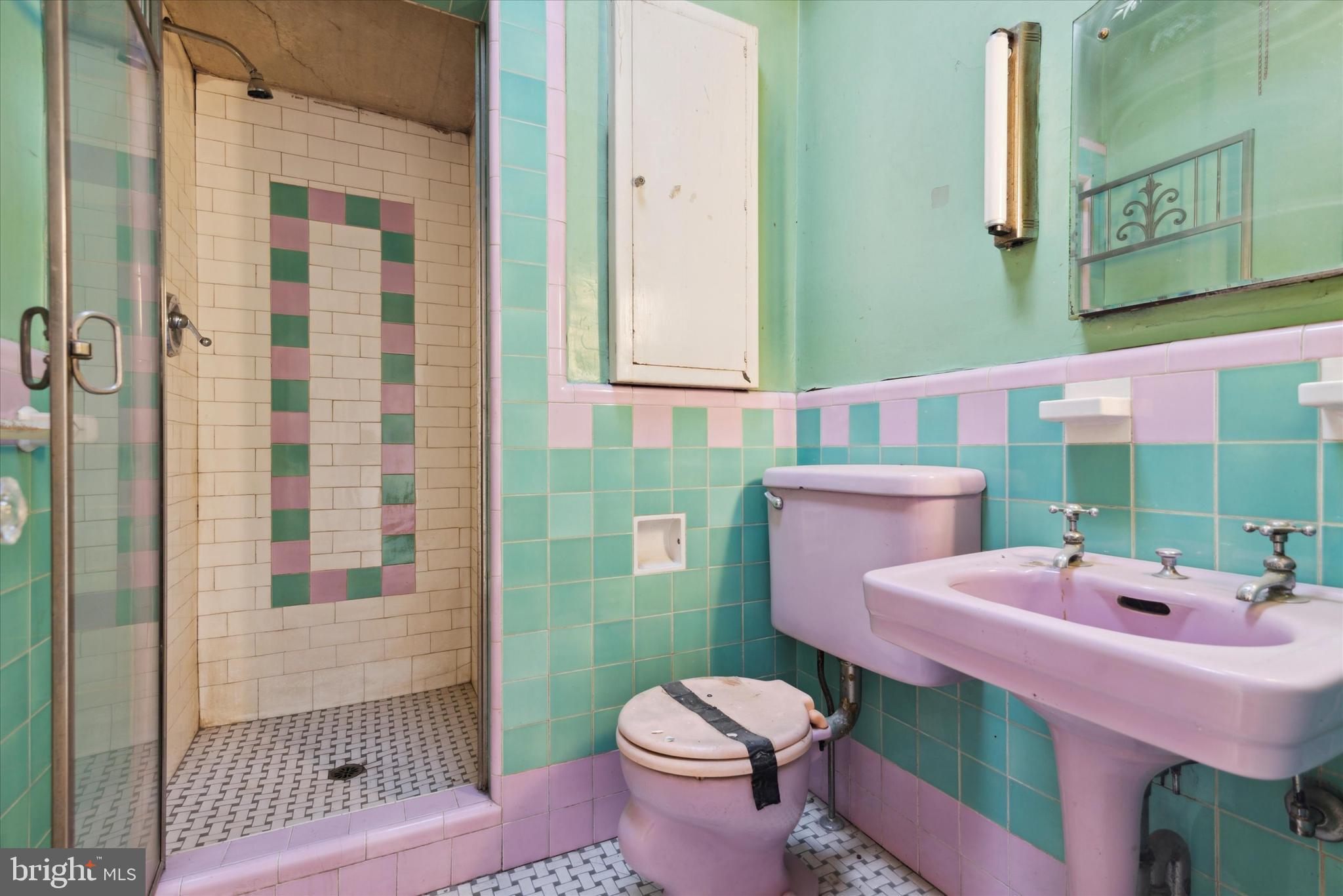 WEST OAK LANE - Residential