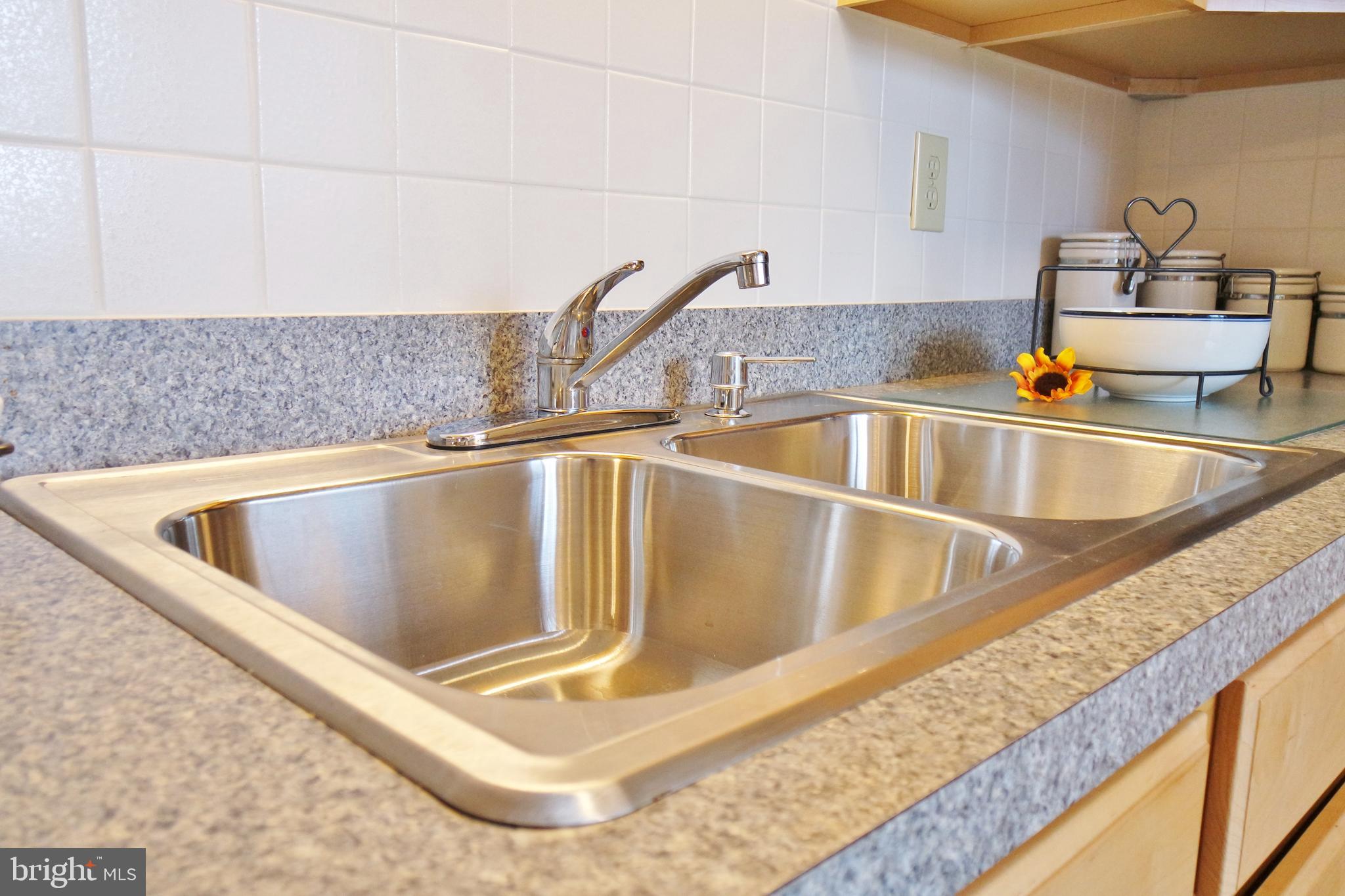 LAKEVIEW PEDESTAL HOMES - Residential