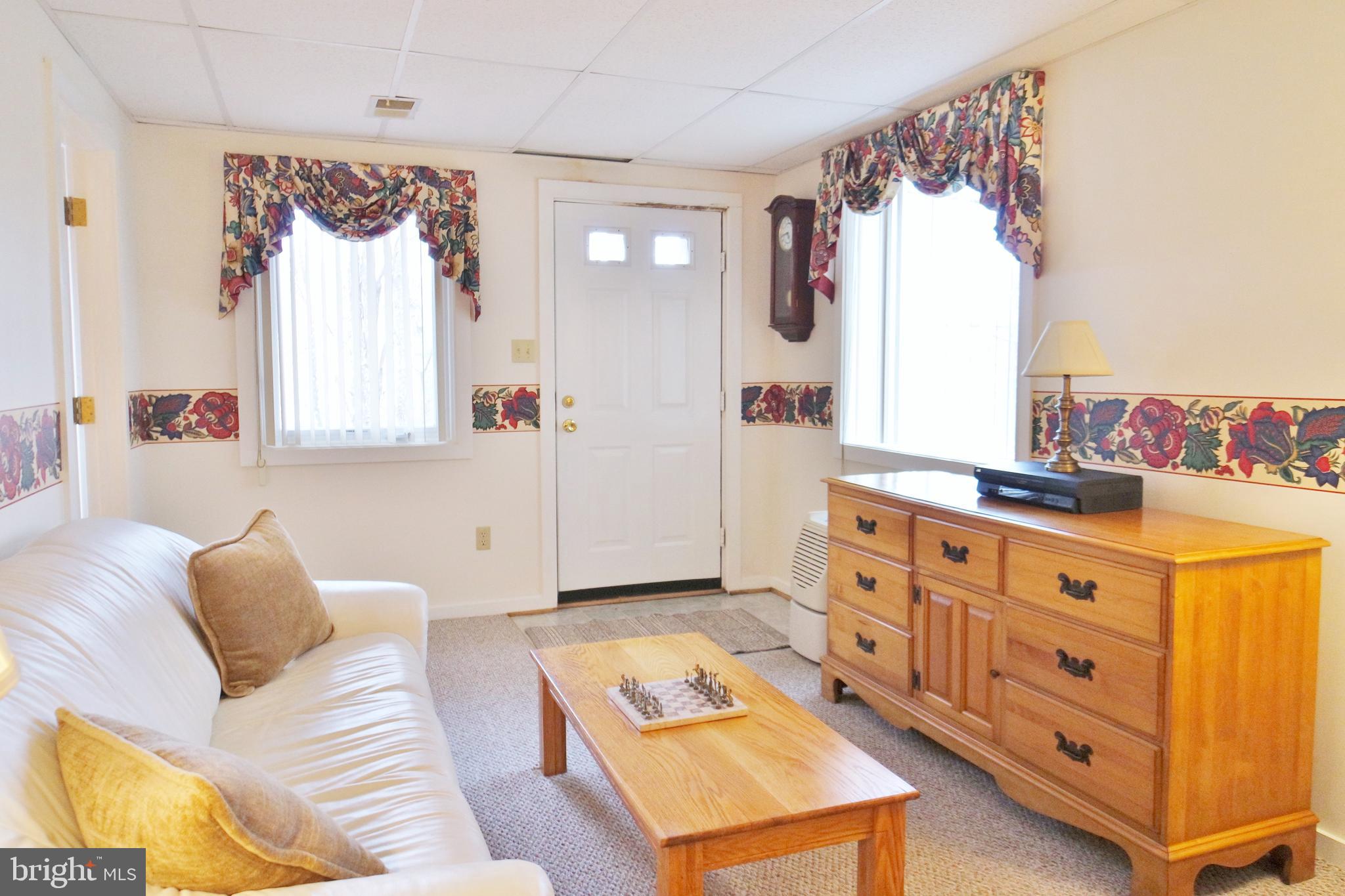 LAKEVIEW PEDESTAL HOMES - Residential