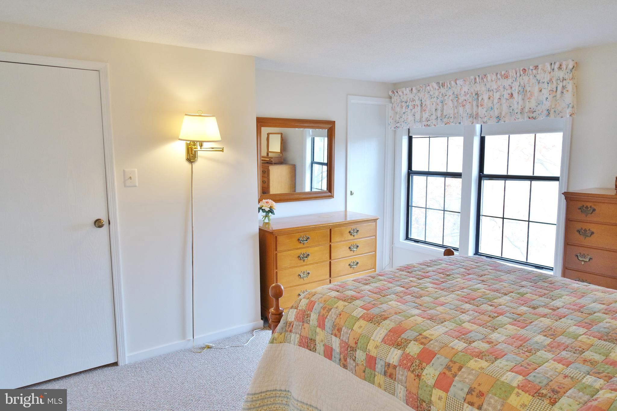 LAKEVIEW PEDESTAL HOMES - Residential