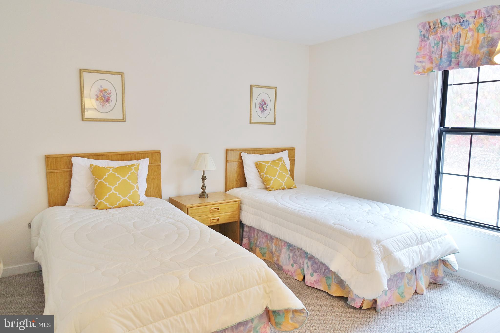 LAKEVIEW PEDESTAL HOMES - Residential