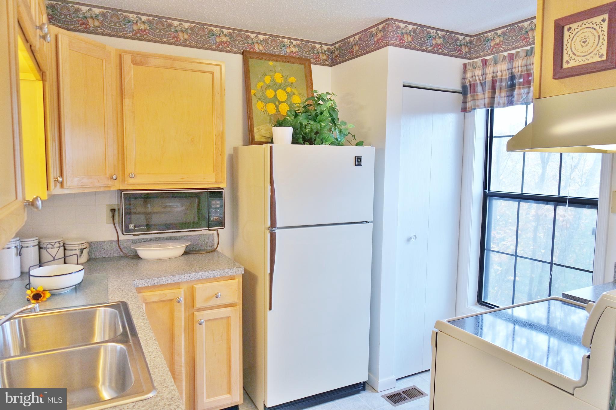 LAKEVIEW PEDESTAL HOMES - Residential